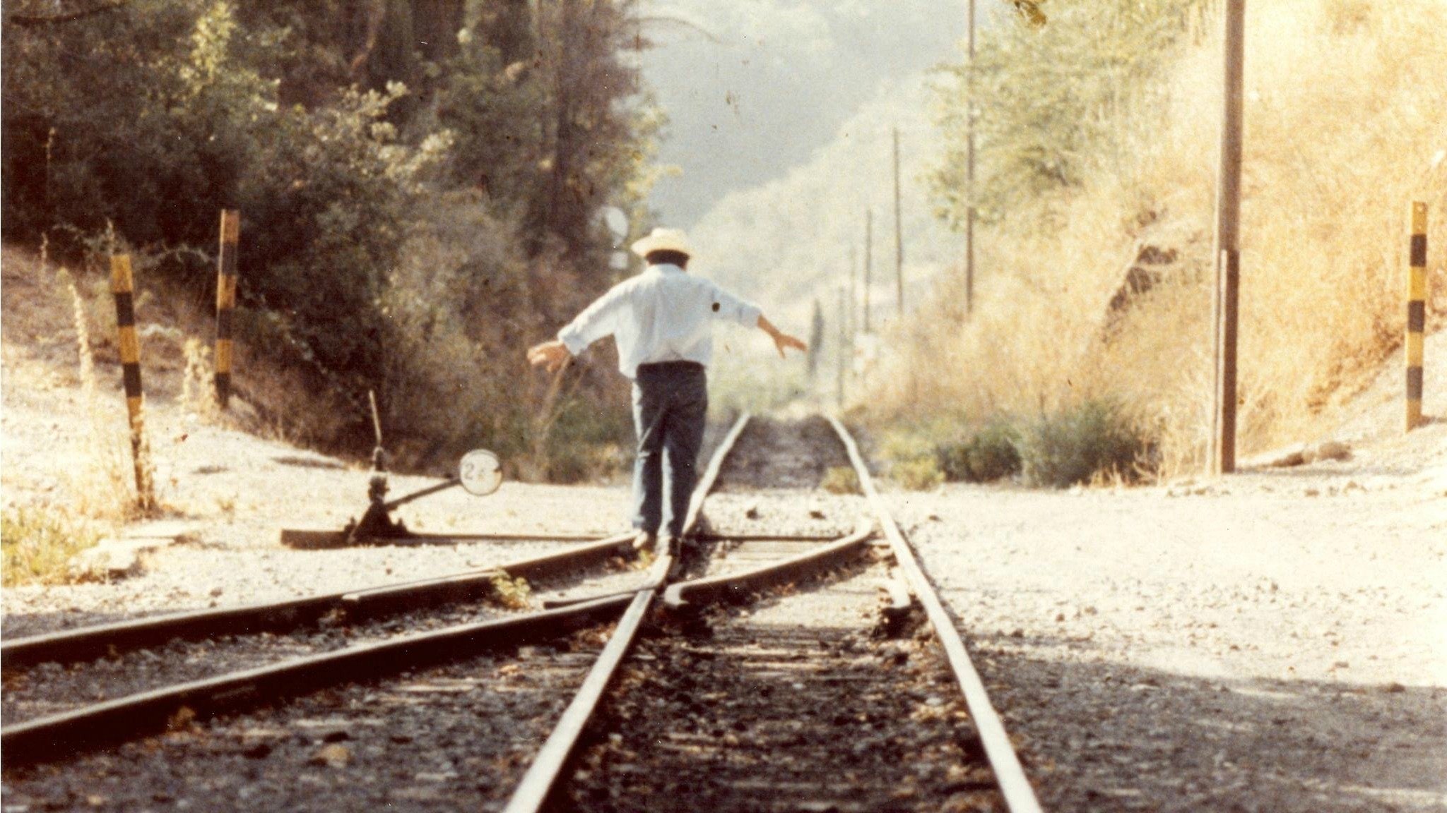 Invincible Lovers Background