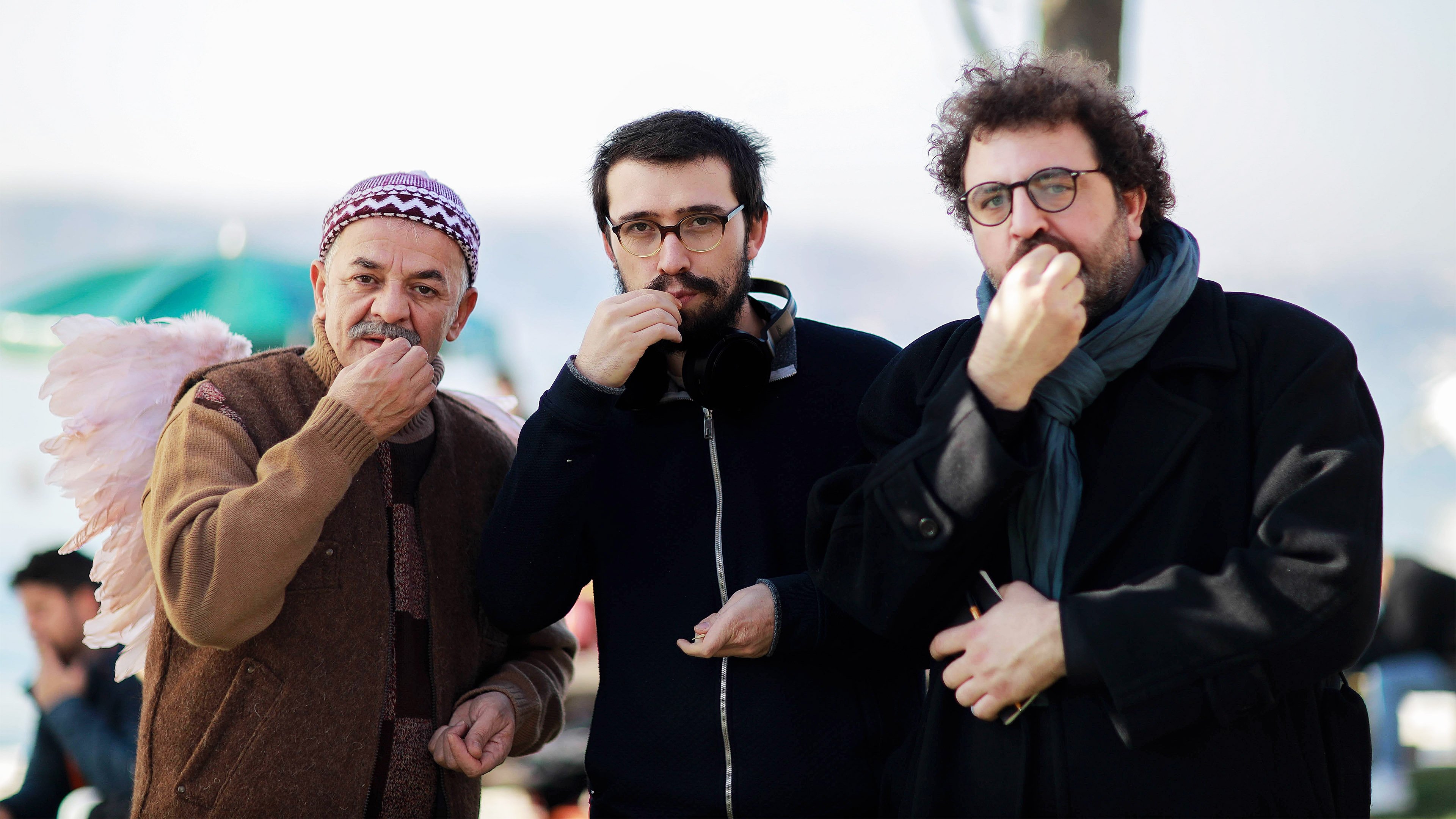 Tutunamayanlar Background