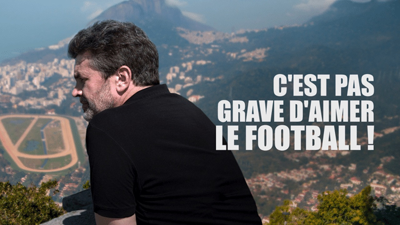C'est pas grave d'aimer le football ! Background