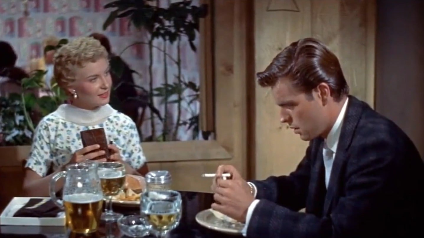 A Kiss Before Dying Background