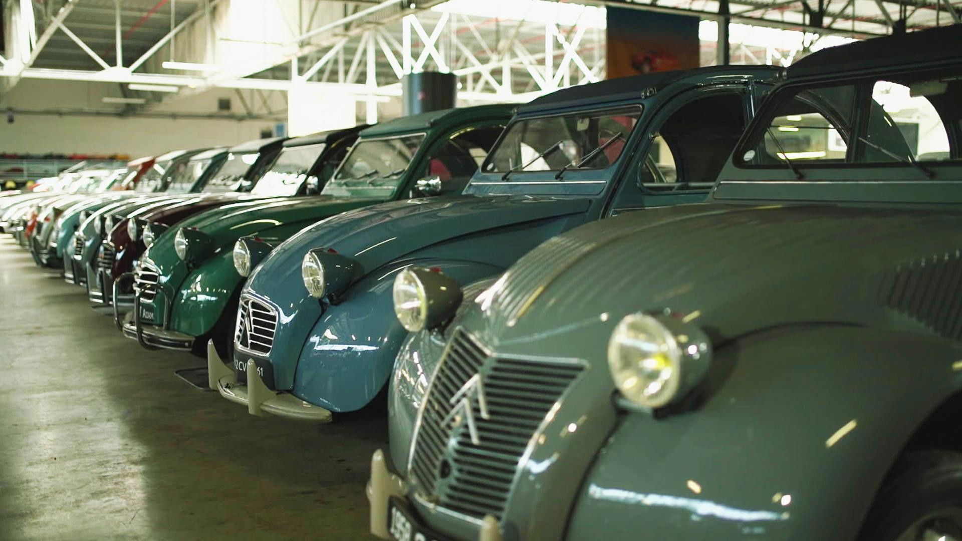 Les Grandes Heures de l'automobile française Background