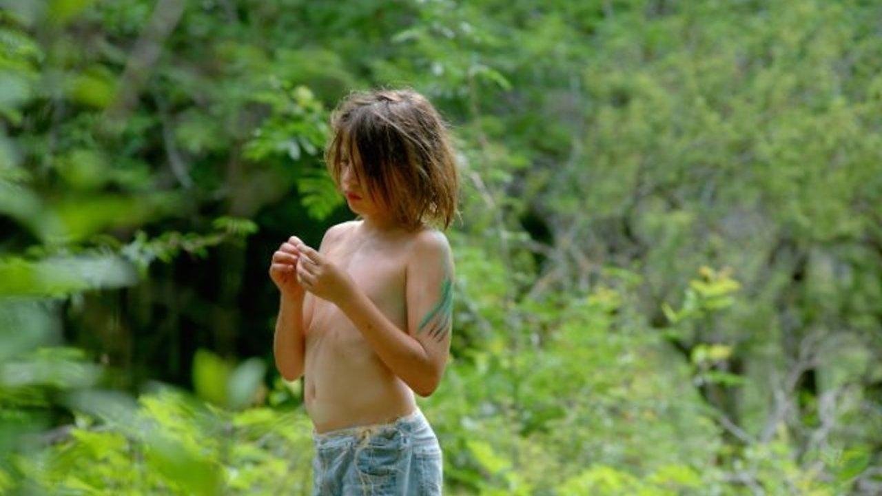 La Tutora Background