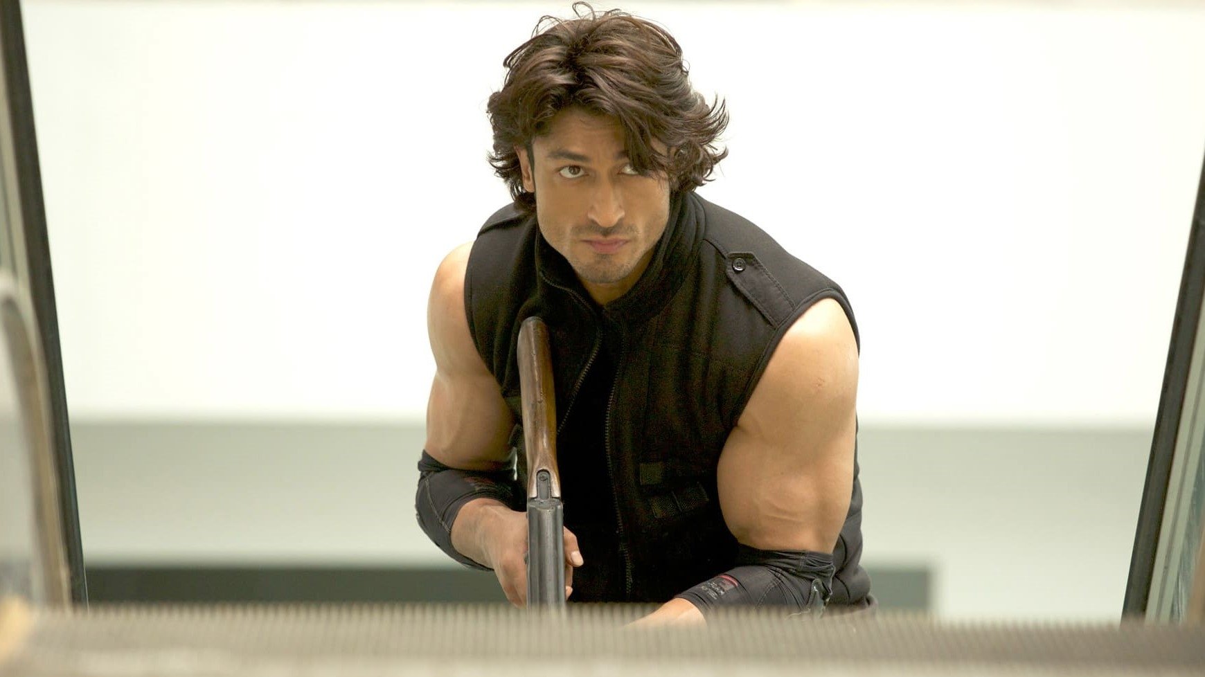 Commando 2 - The Black Money Trail Background
