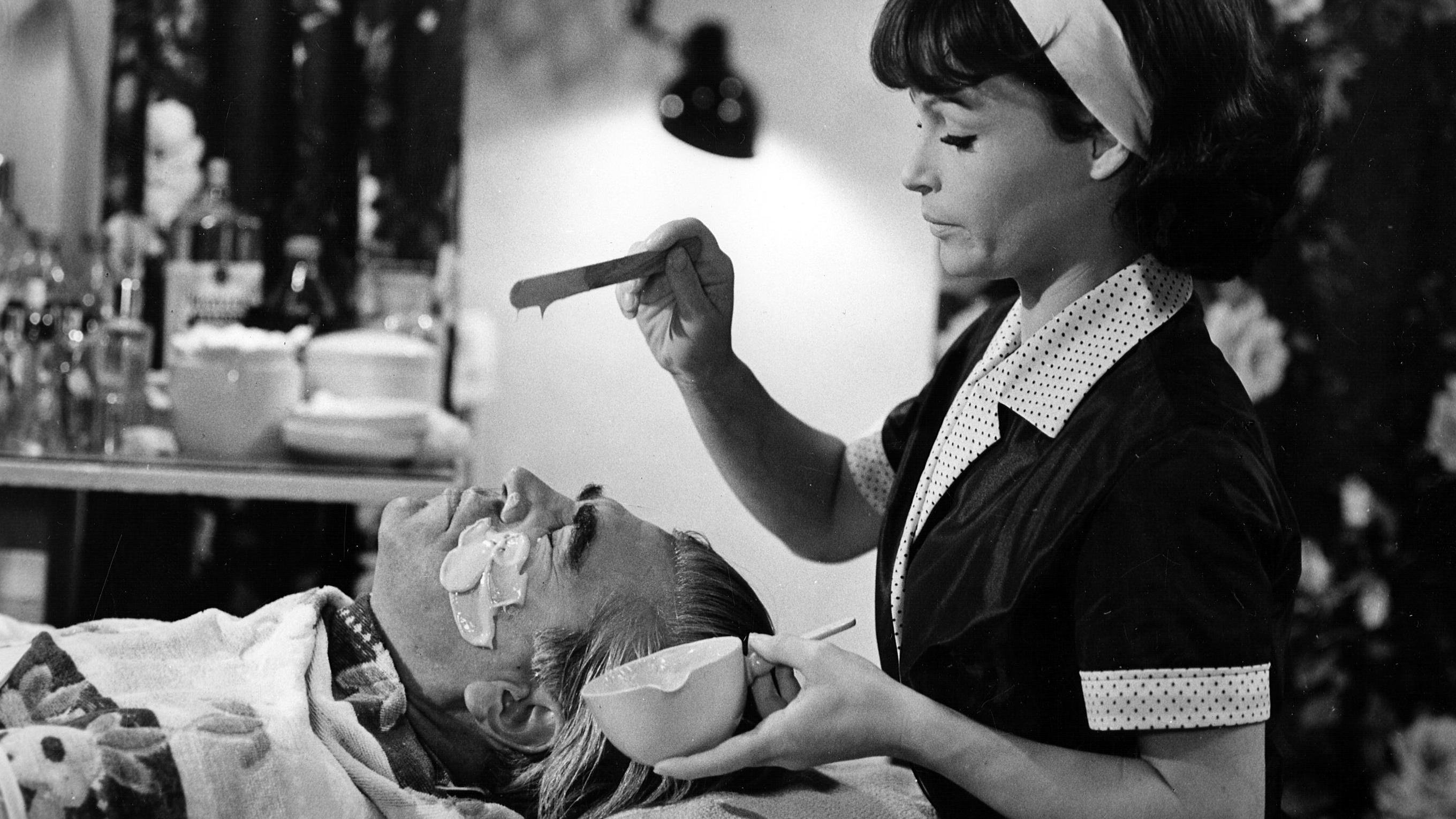 A Lord of Alexander Square Background