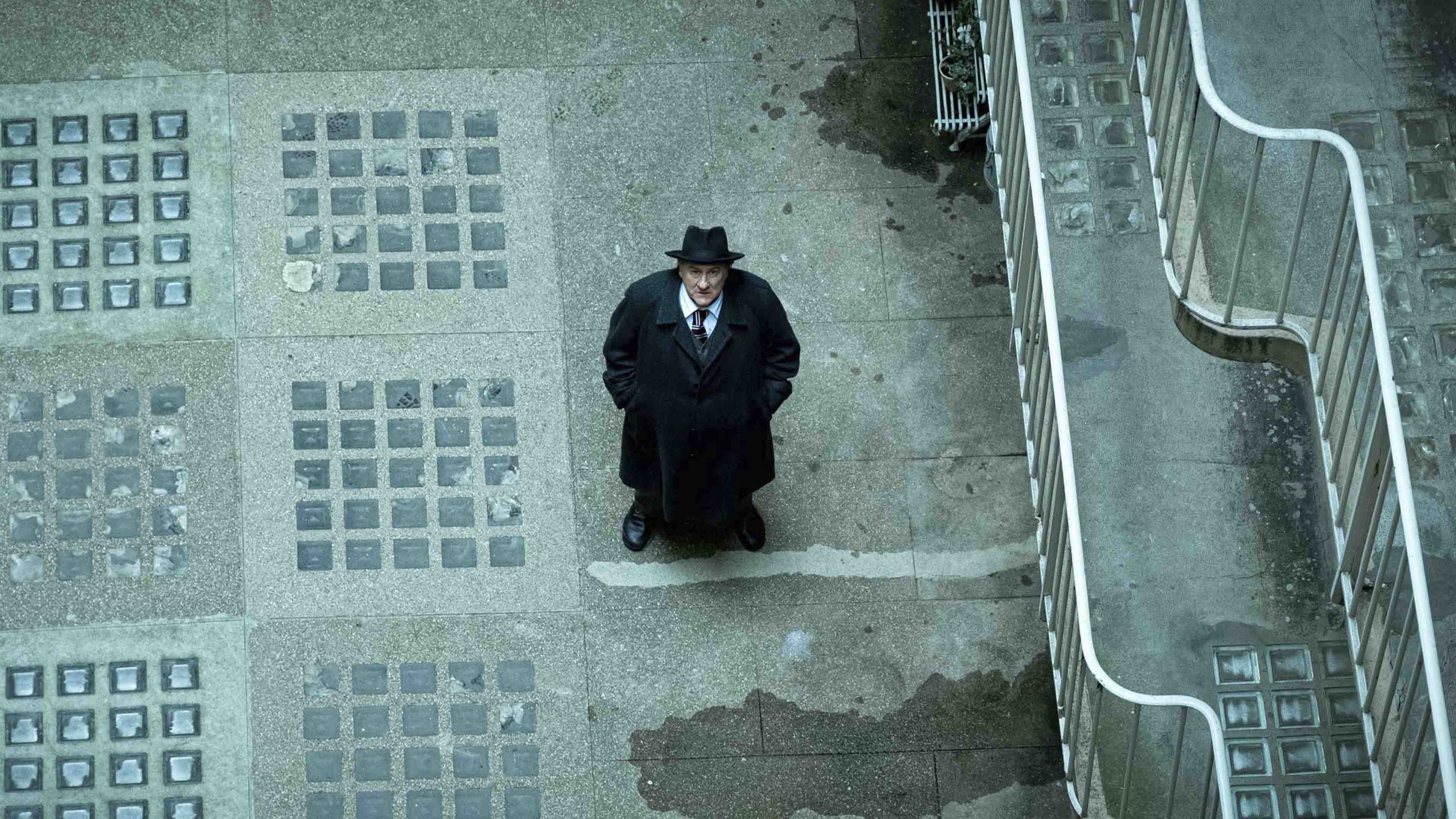 Maigret Background