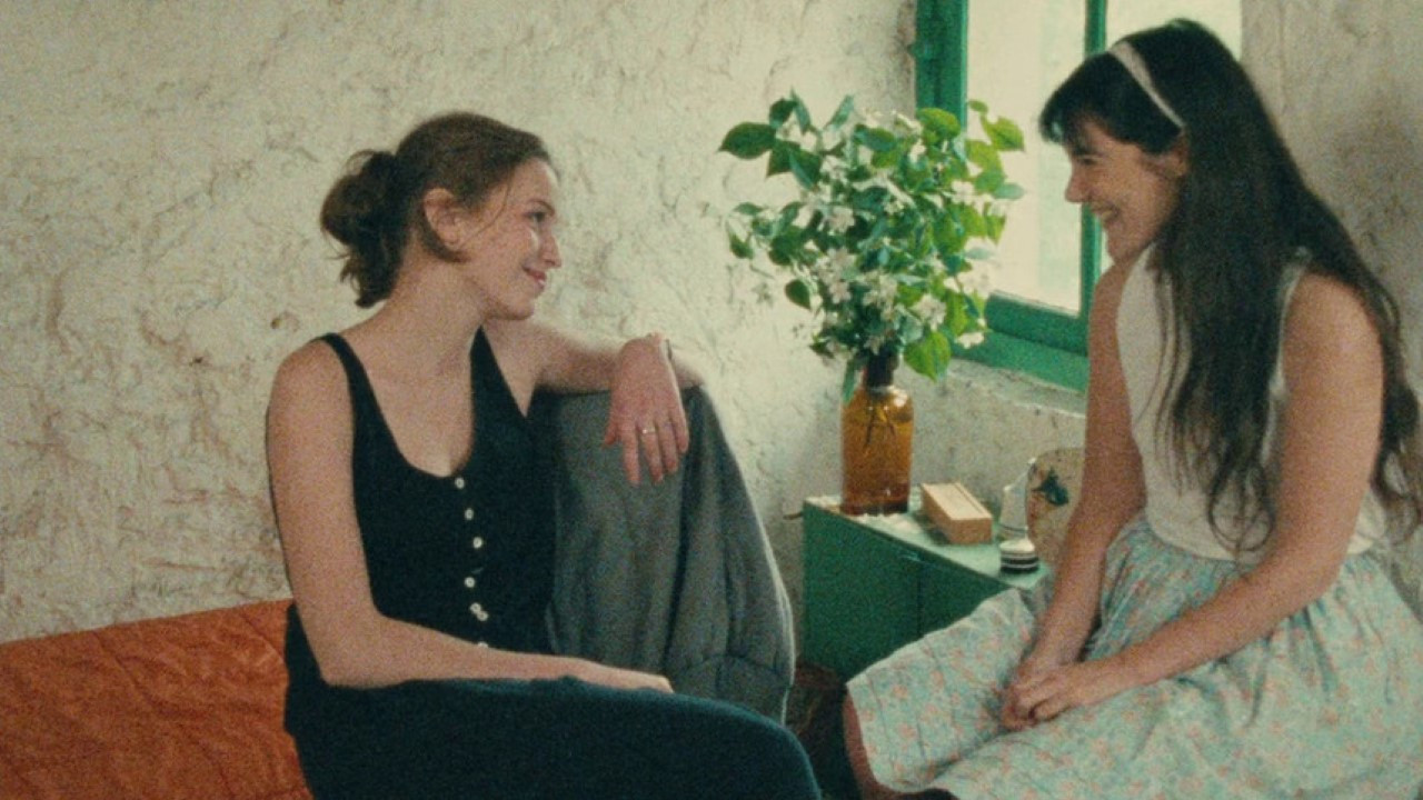 Four Adventures of Reinette and Mirabelle Background