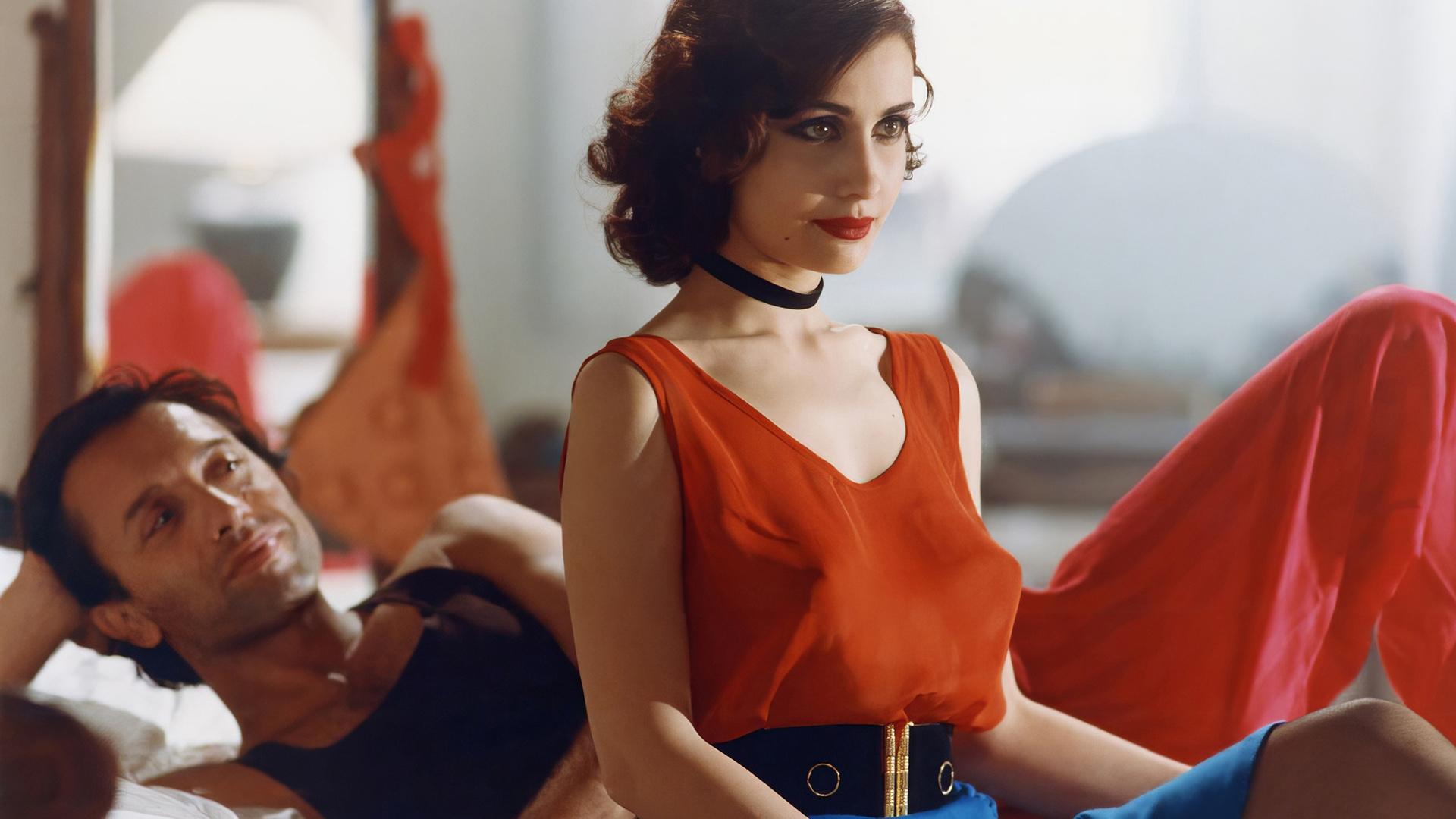 All Ladies Do It Background