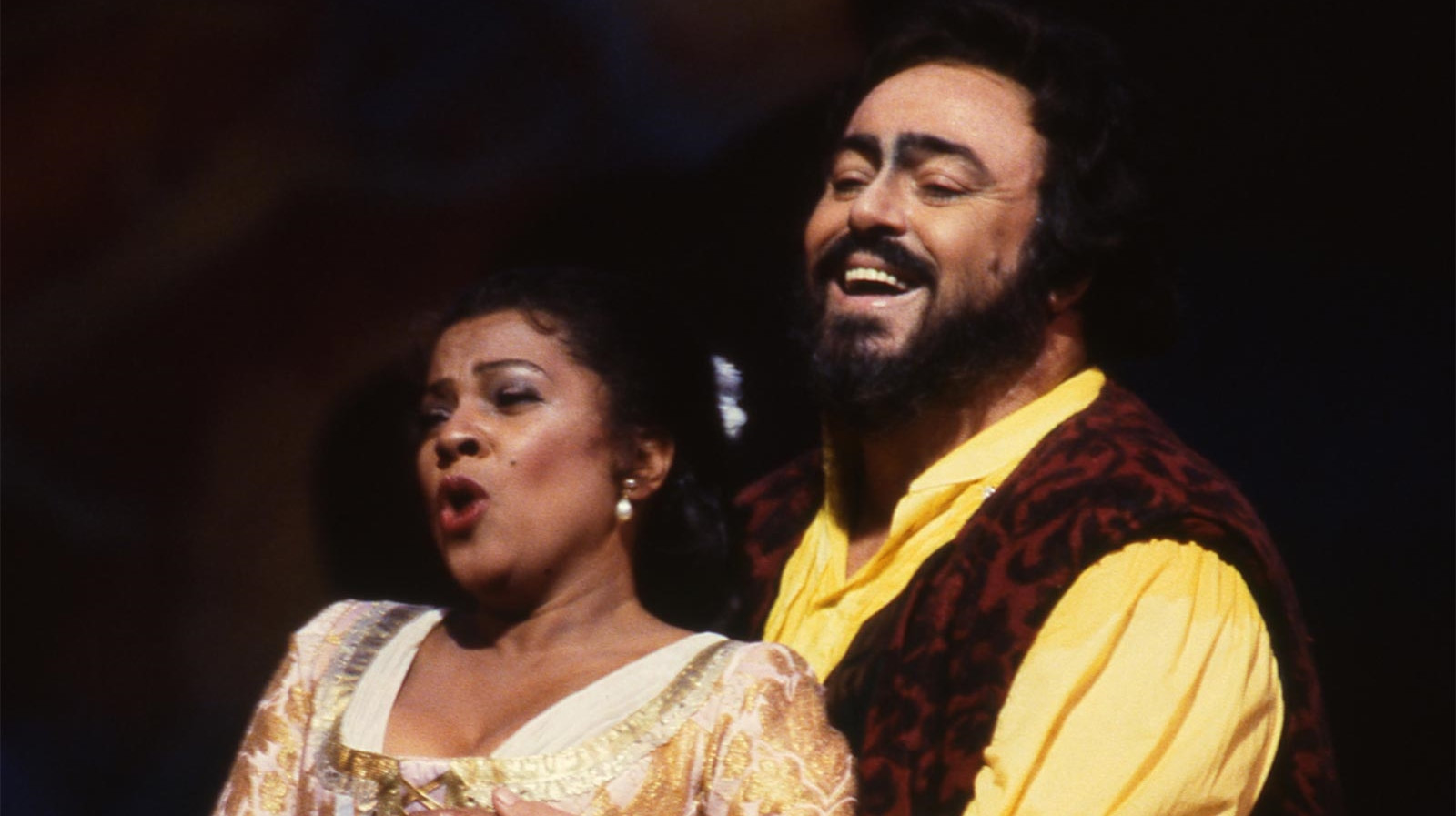 L'Elisir d'Amore Background