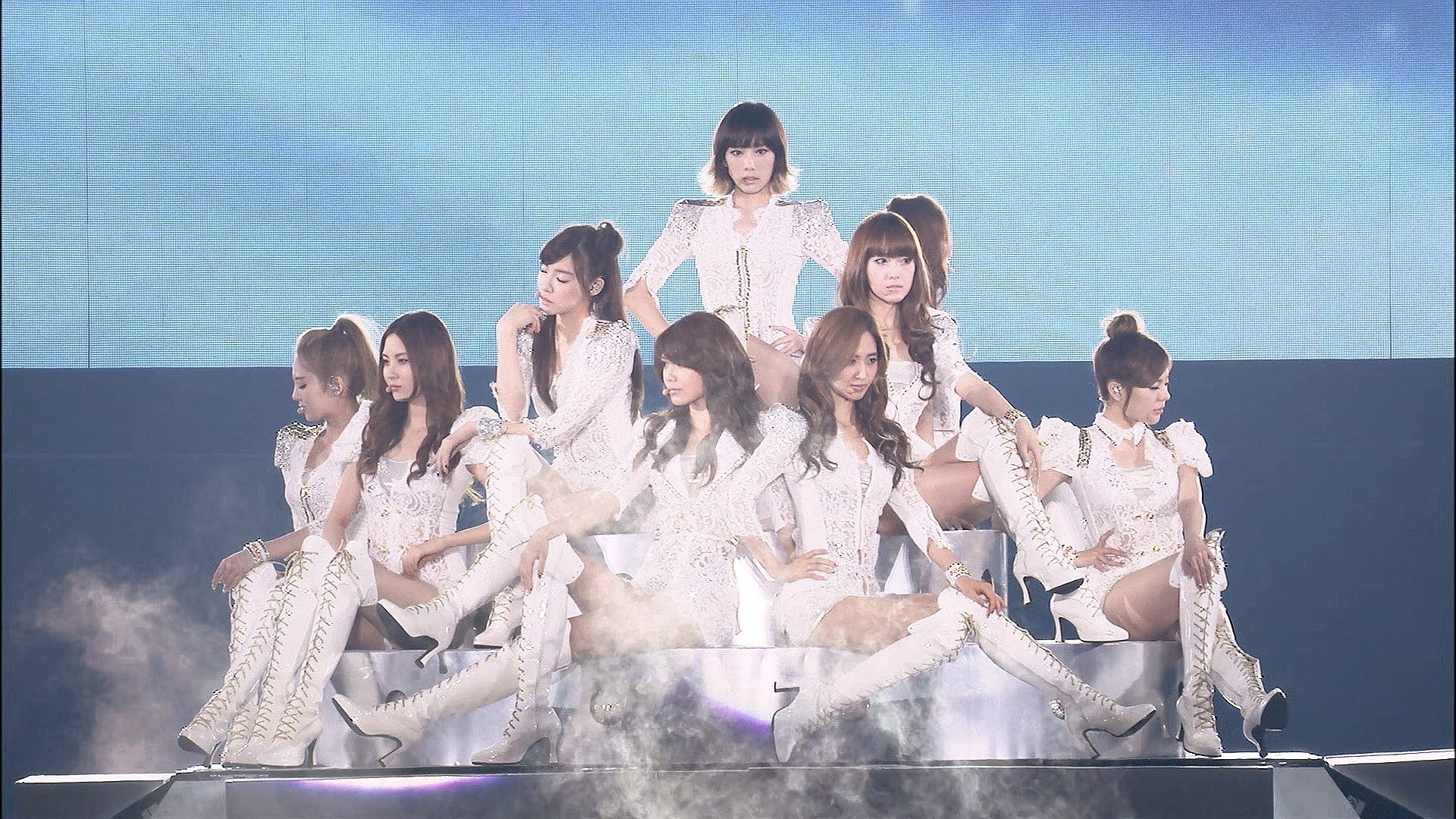 Girls' Generation FIRST JAPAN TOUR Background