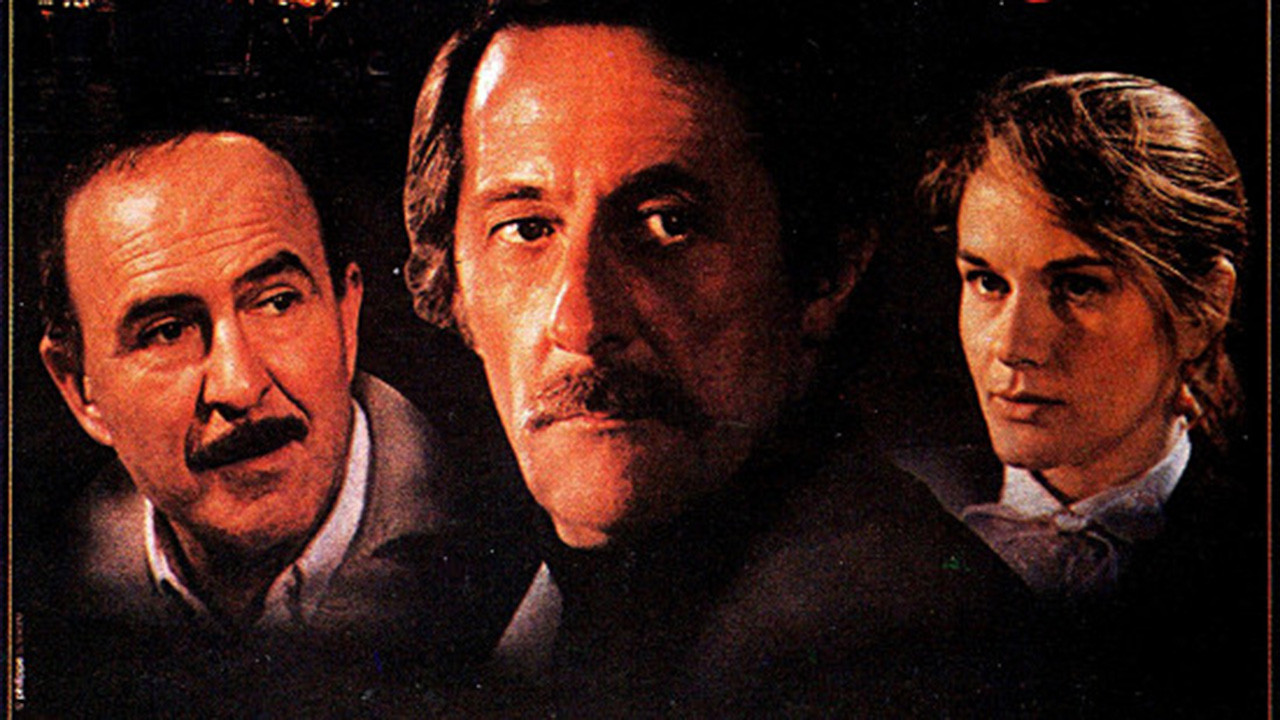 L'Indiscrétion Background