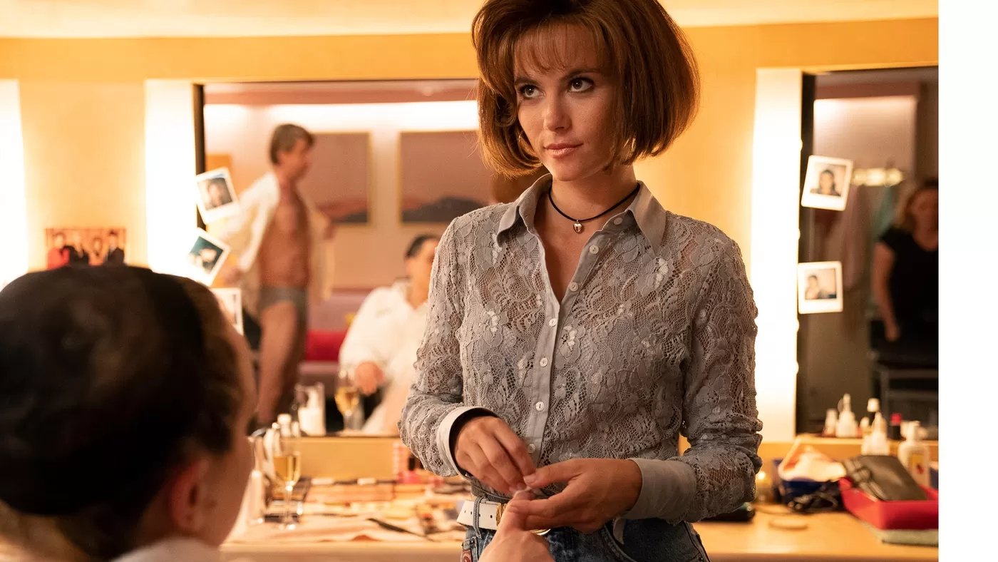 Studio Tarara Background