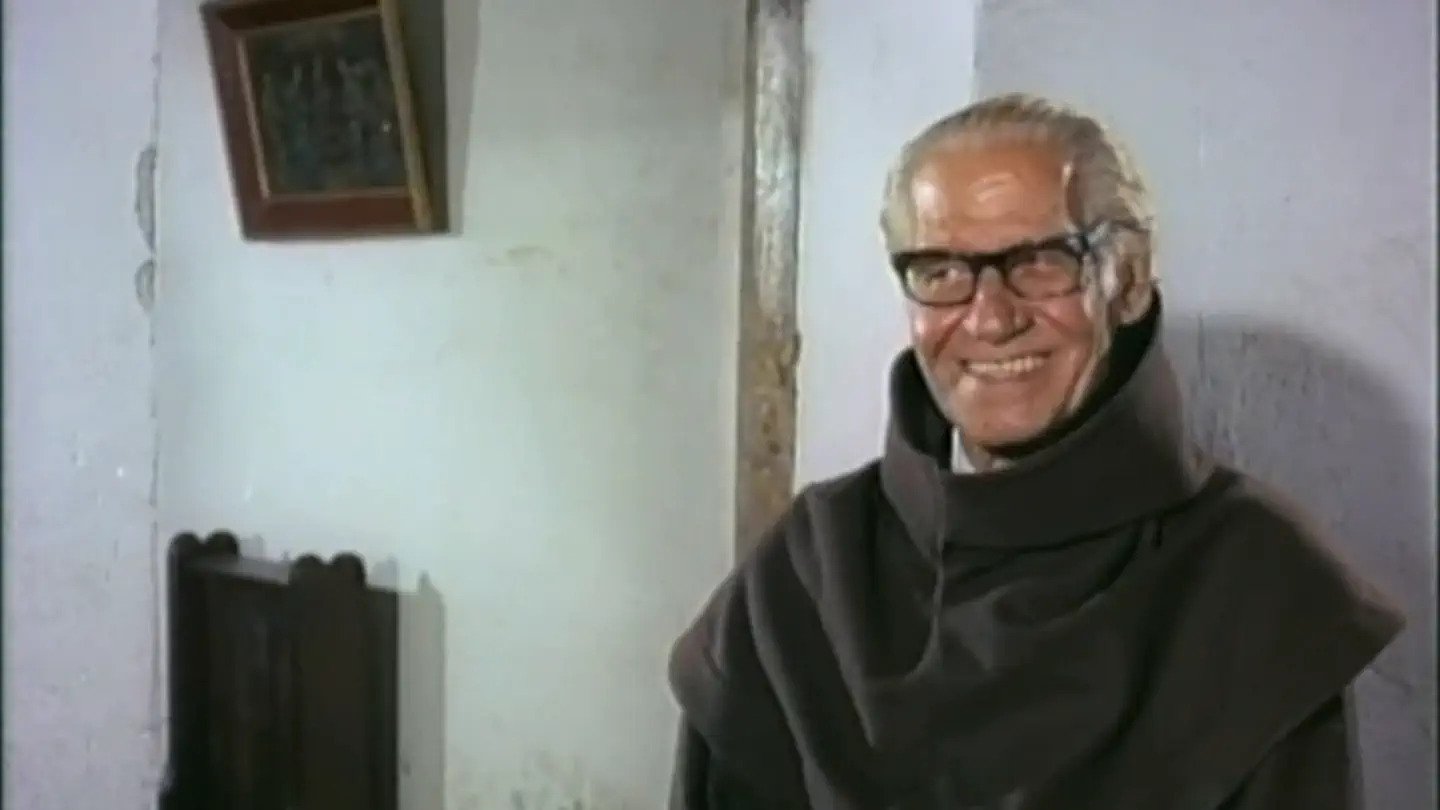 El hermano Capulina Background