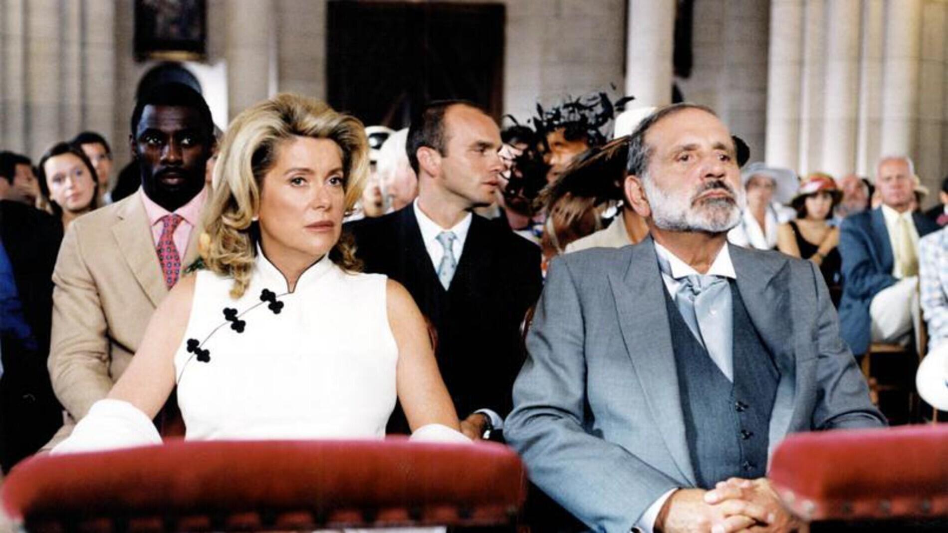 Belle Maman Background