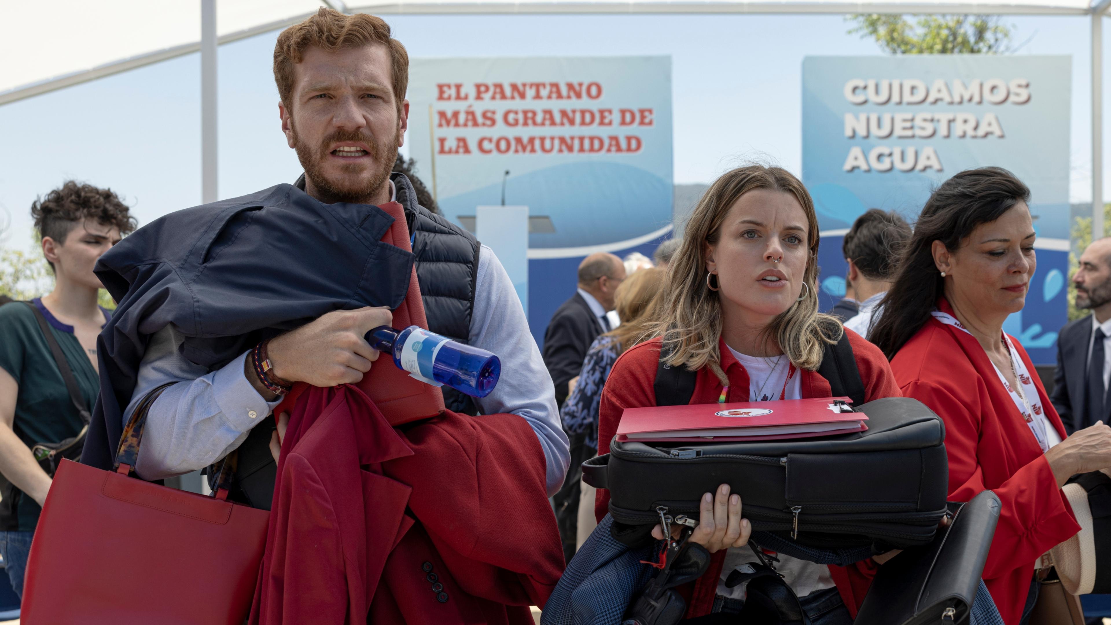 Políticamente incorrectos Background