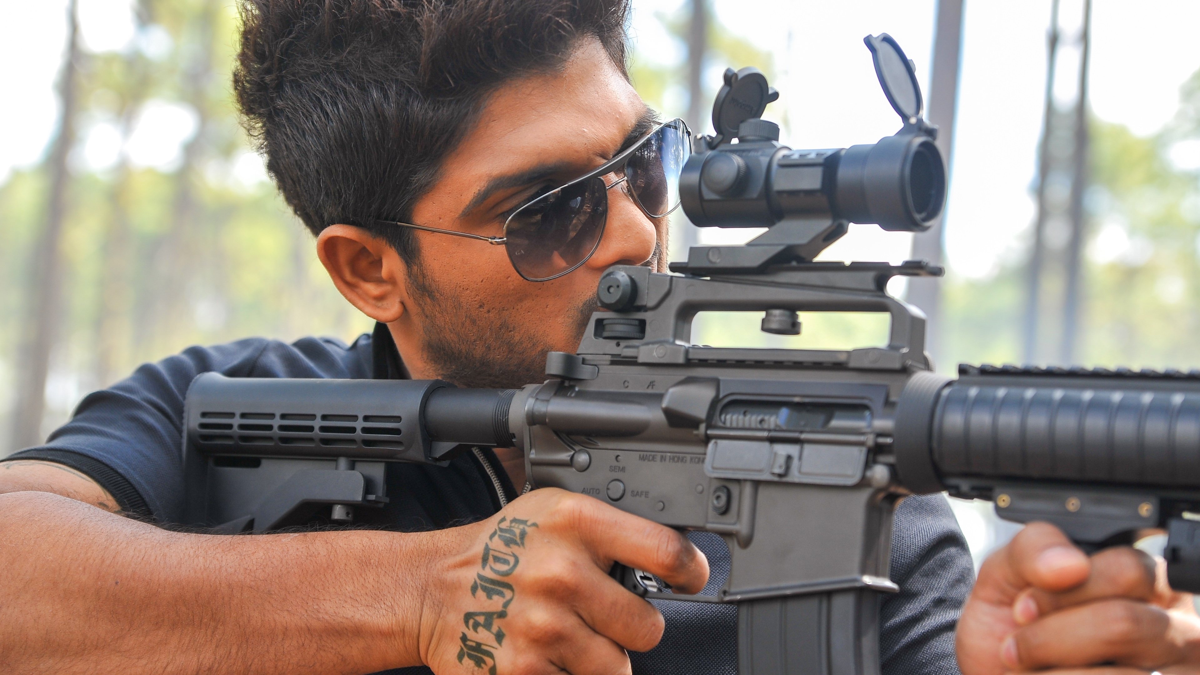 Iddarammayilatho Background