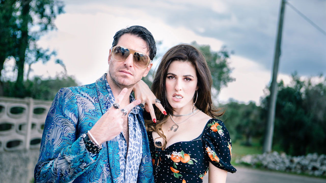 L'agenzia dei bugiardi Background