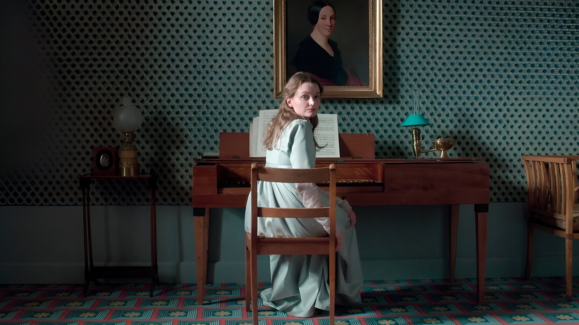 Amour Fou Background