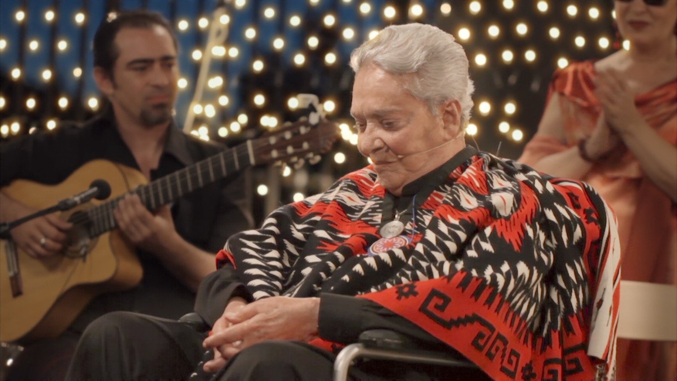 El Ruiseñor y La Noche: Chavela Vargas canta a Lorca Background