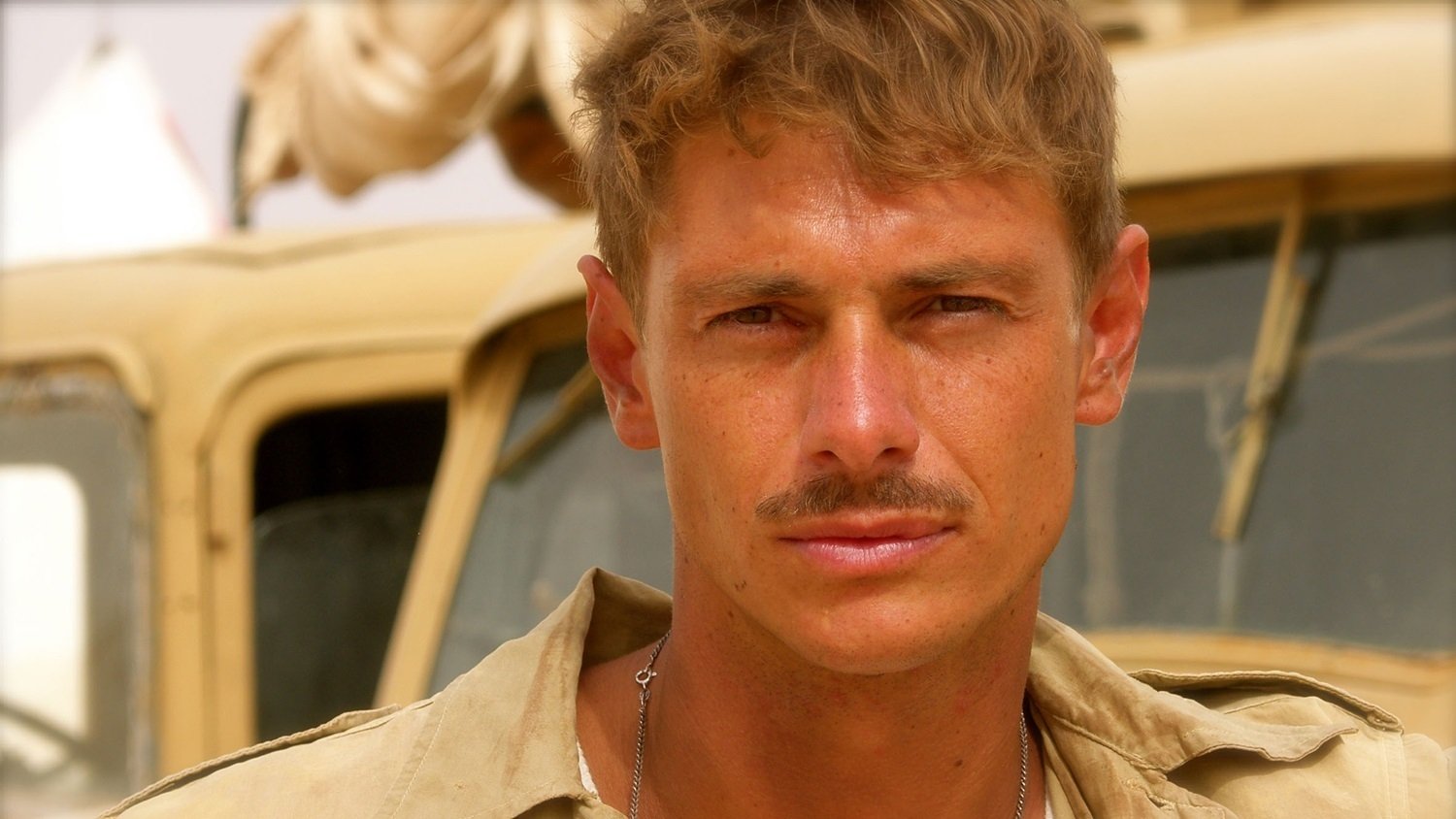 The Roses of the Desert Background