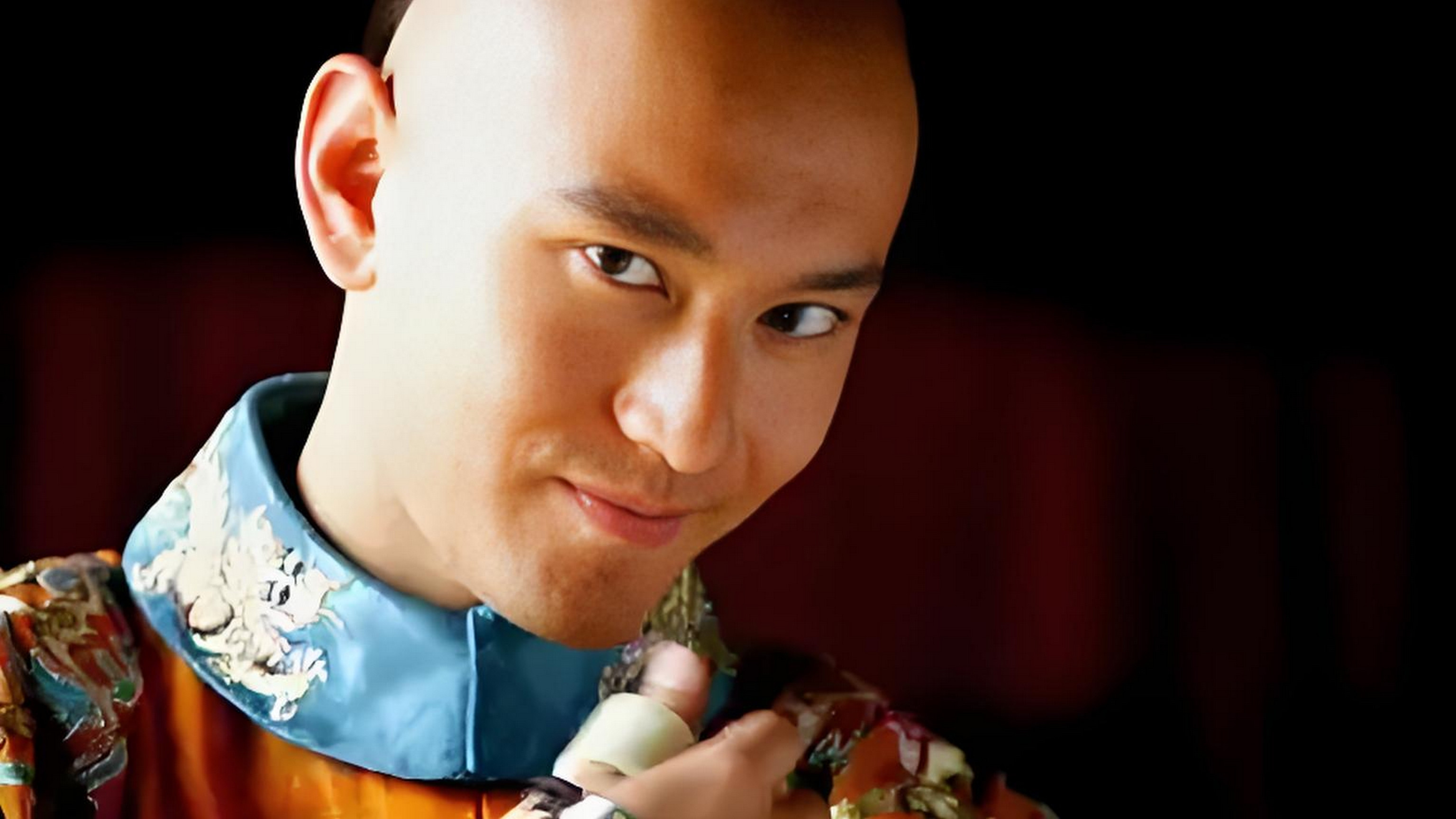 Royal Tramp Background