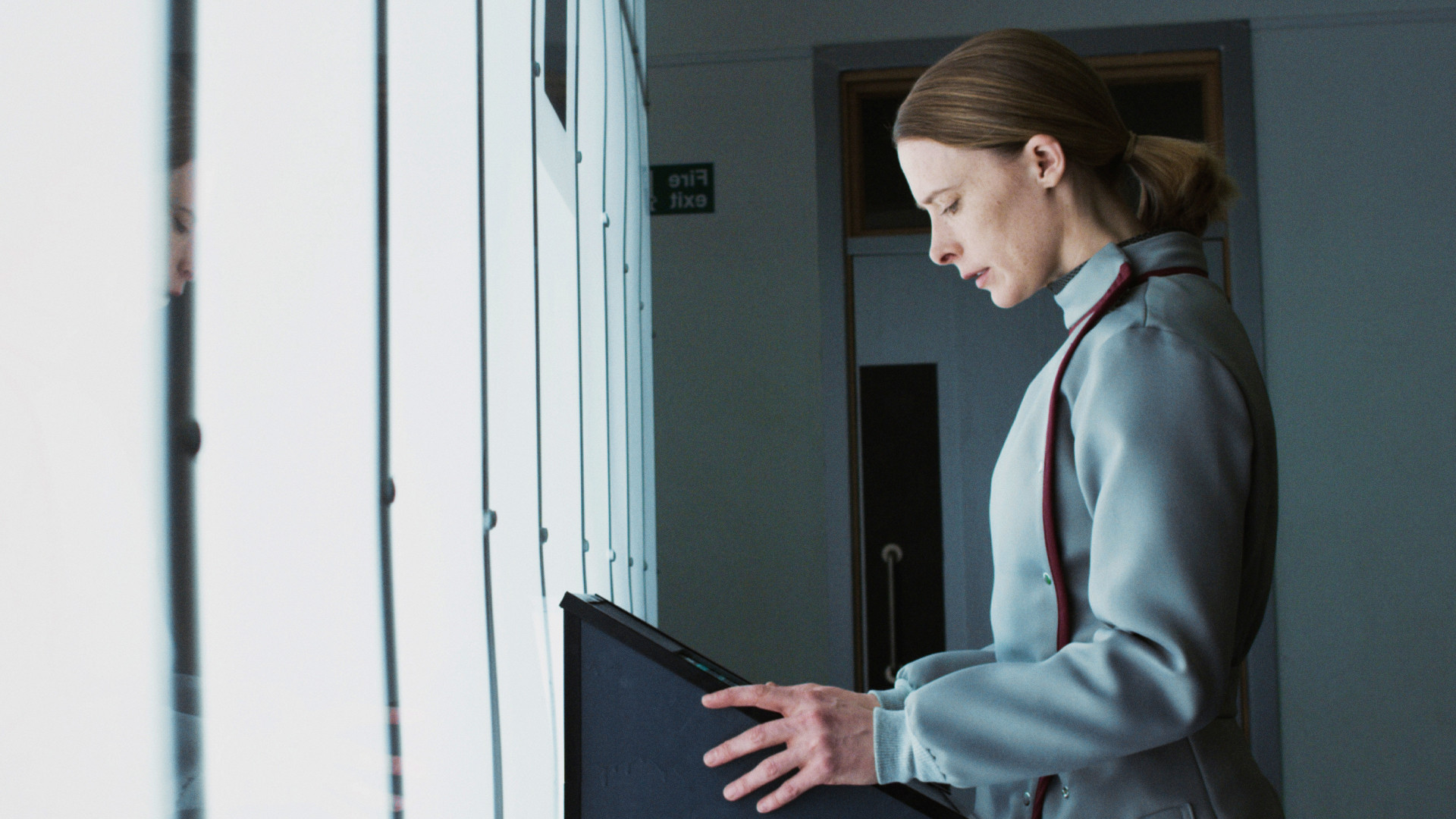 White Chamber Background