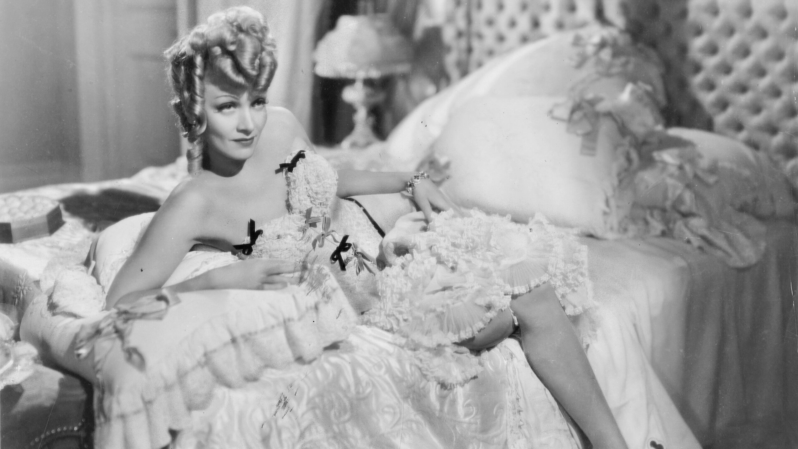 The Flame of New Orleans Background