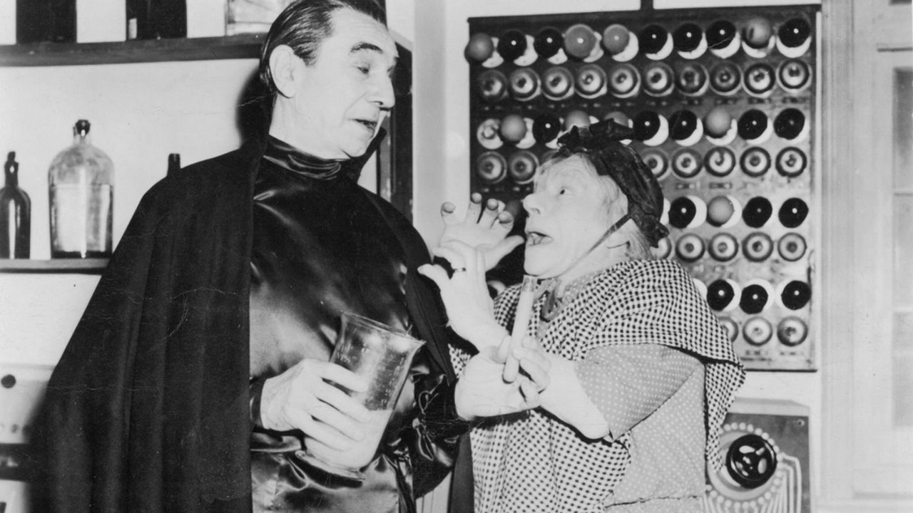 Mother Riley Meets the Vampire Background