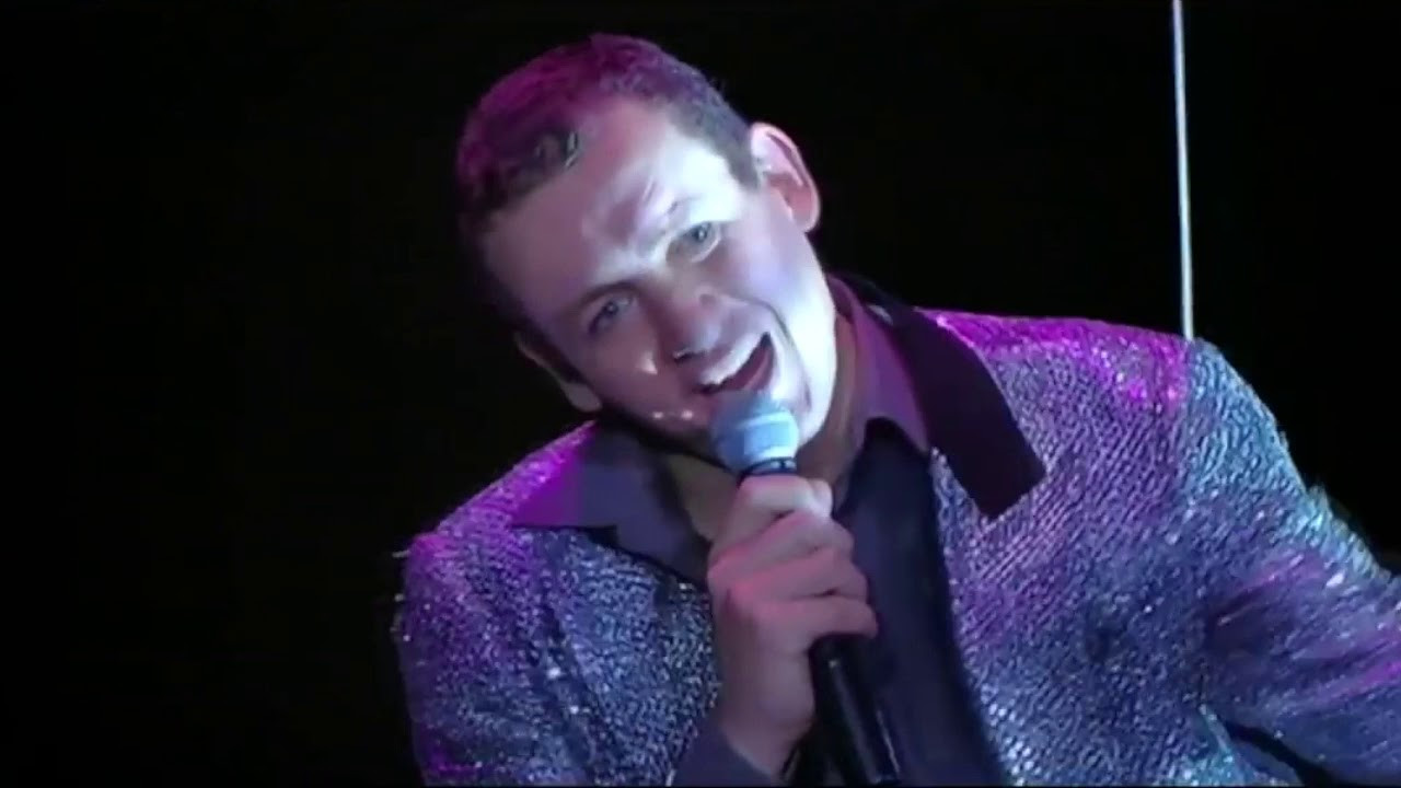 Dany Boon: Waïka Background