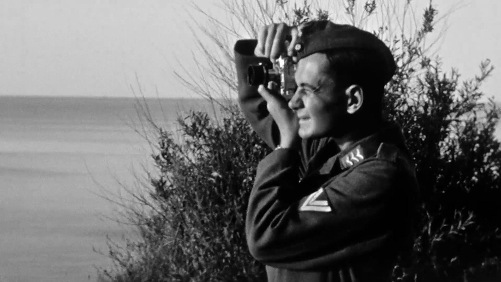 Dans l'œil de l'occupant Background