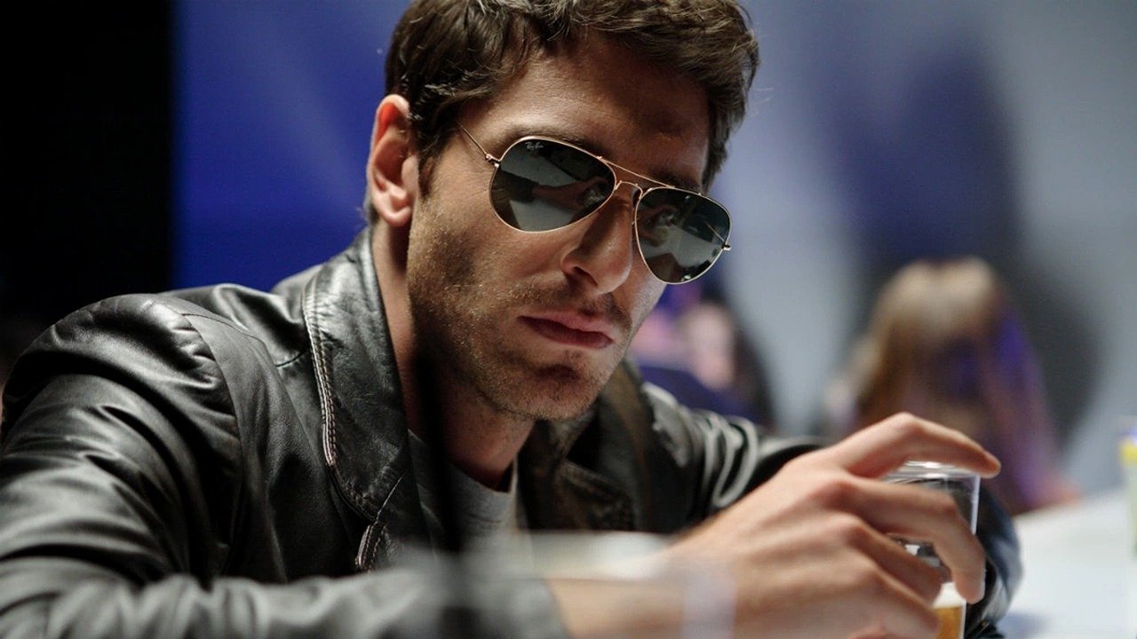 Inspector Coliandro Background