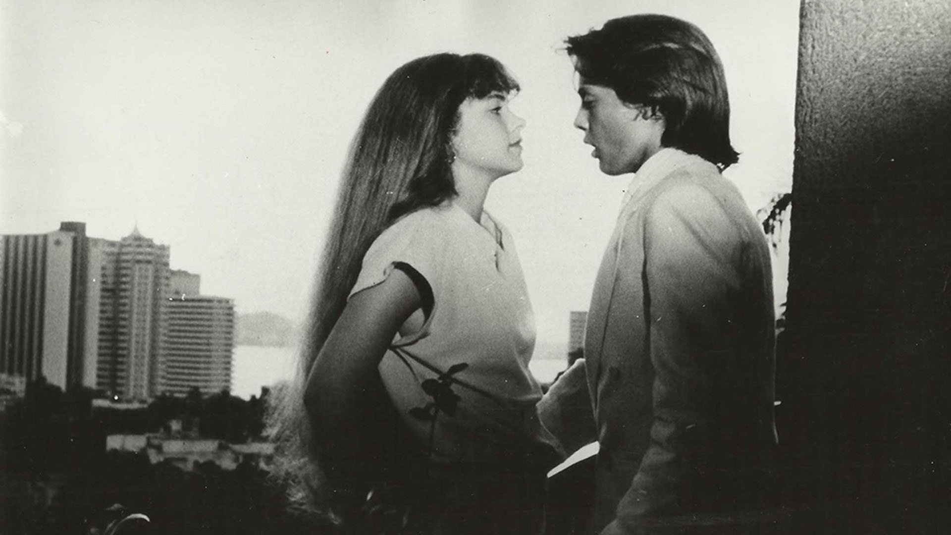 Fiebre de Amor Background