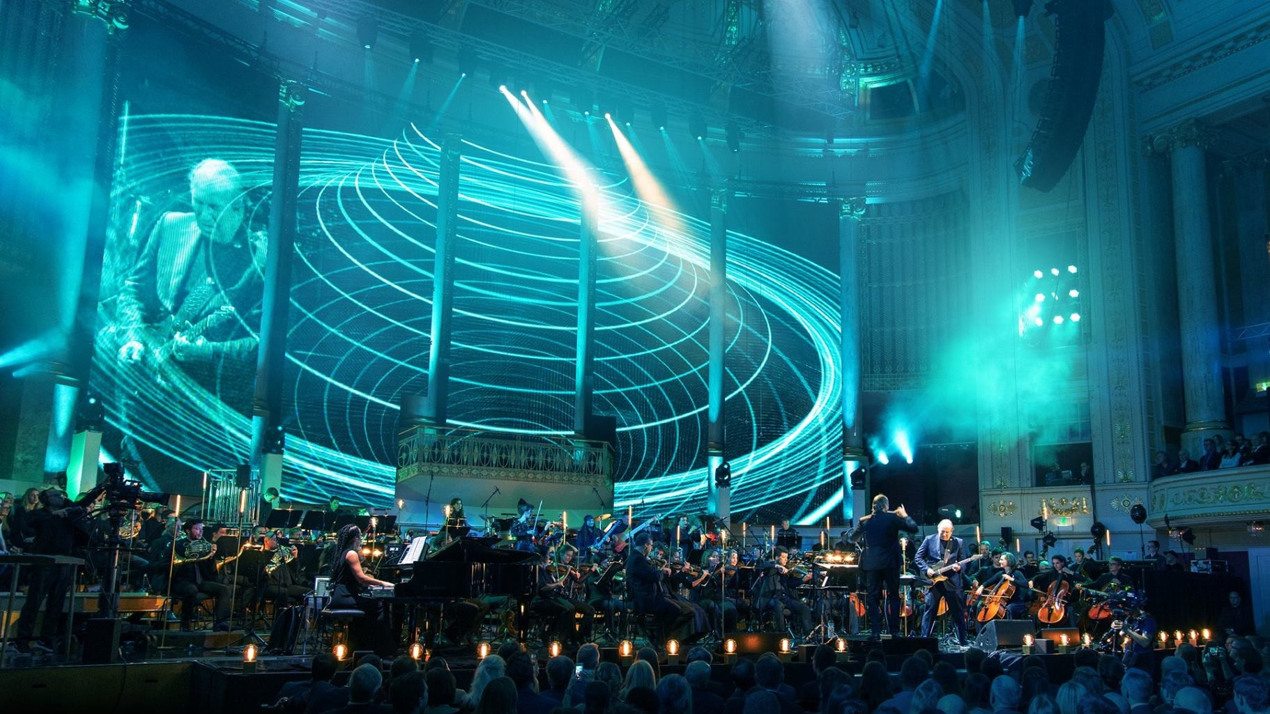 The World of Hans Zimmer: A Symphonic Celebration (Live At Hollywood In Vienna) Background