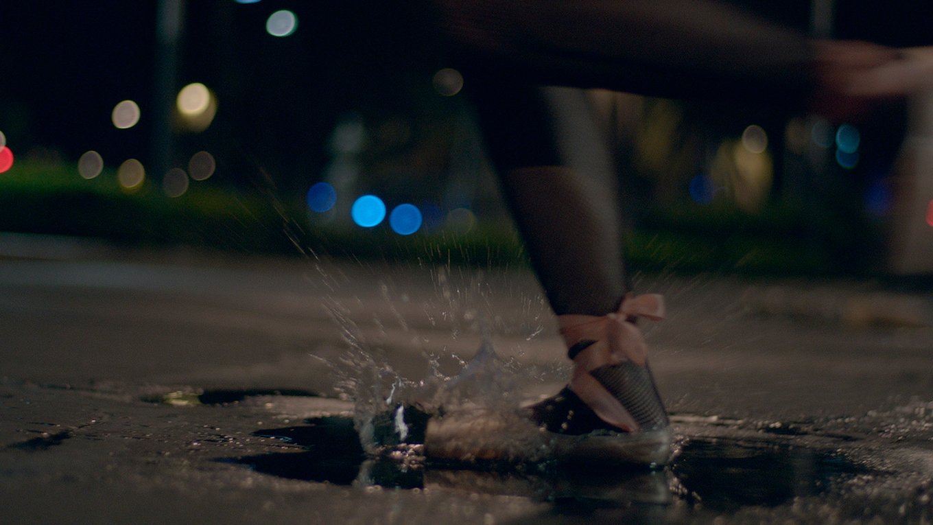 Tratando a Lola Background