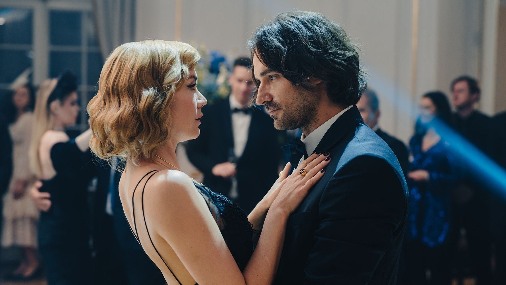 Miłość na pierwszą stronę Background