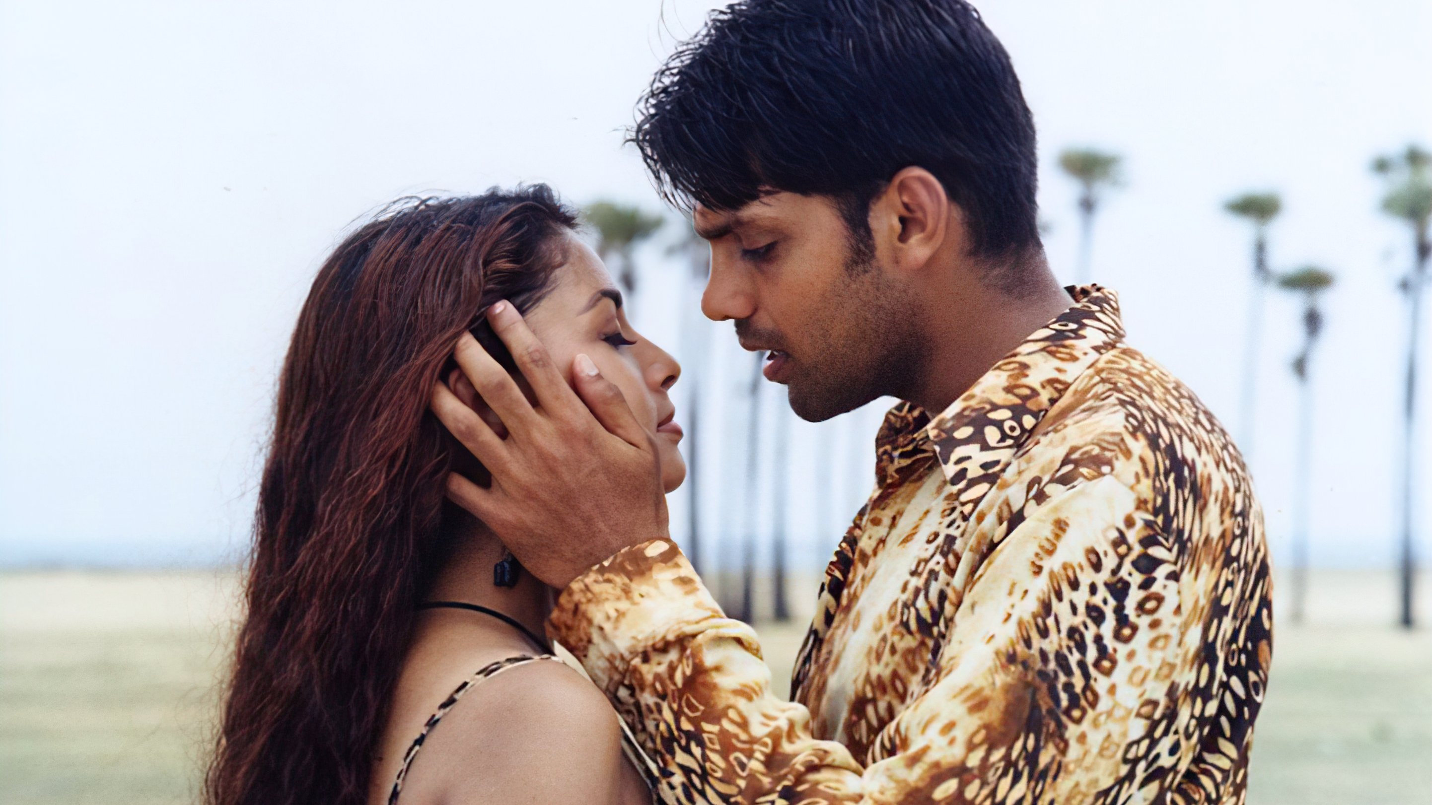 Ullam Ketkumae Background