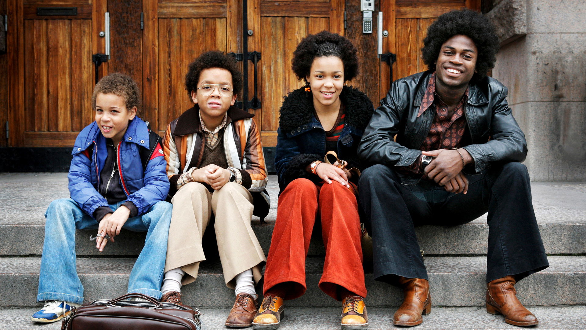 Familjen Babajou Background