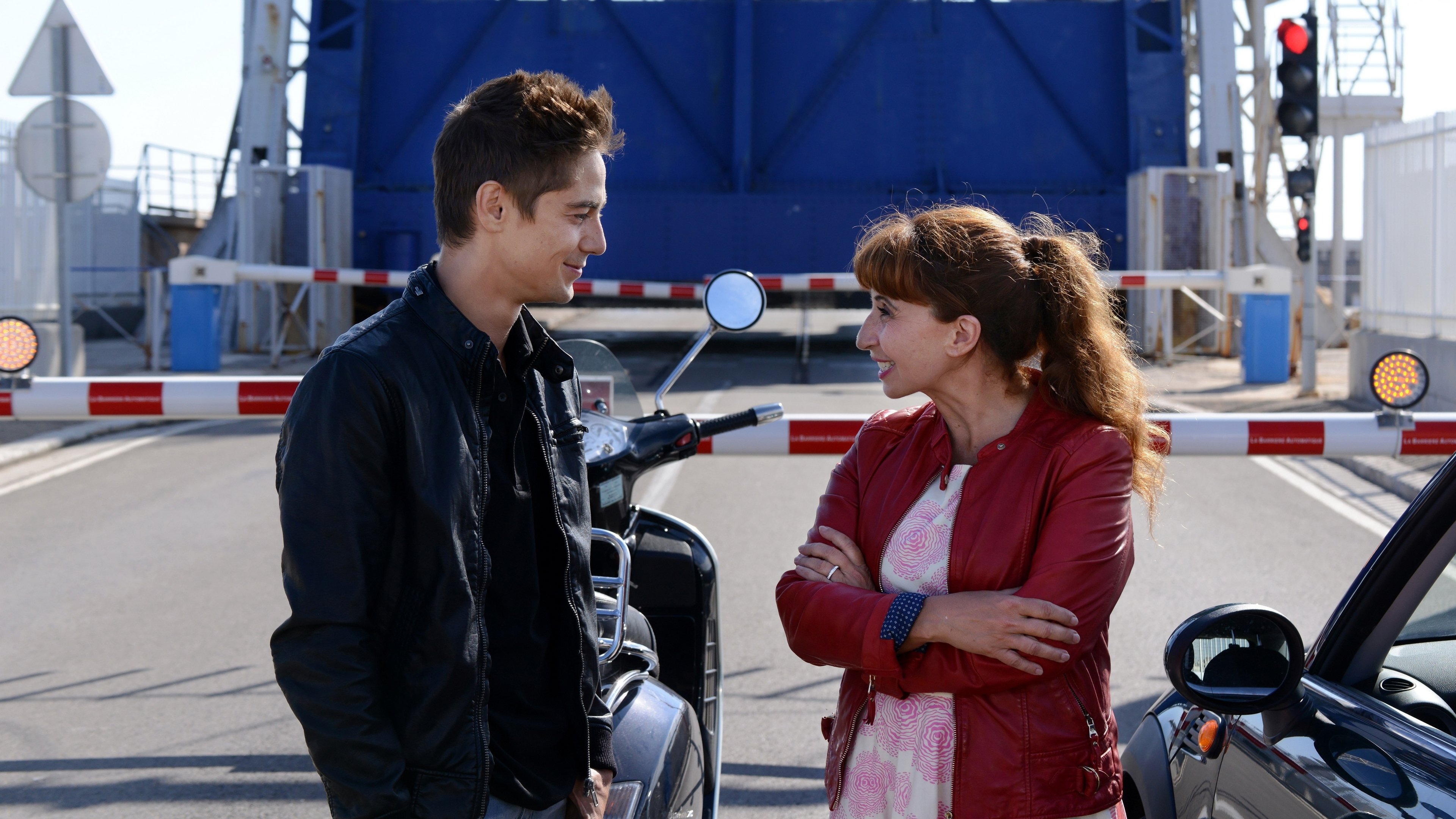 Ariane's Thread Background