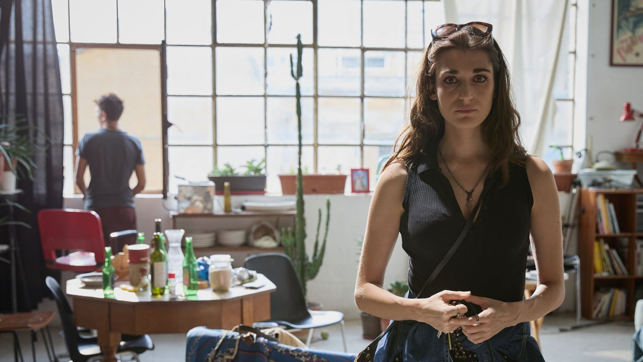 Romeo Is Juliet Background