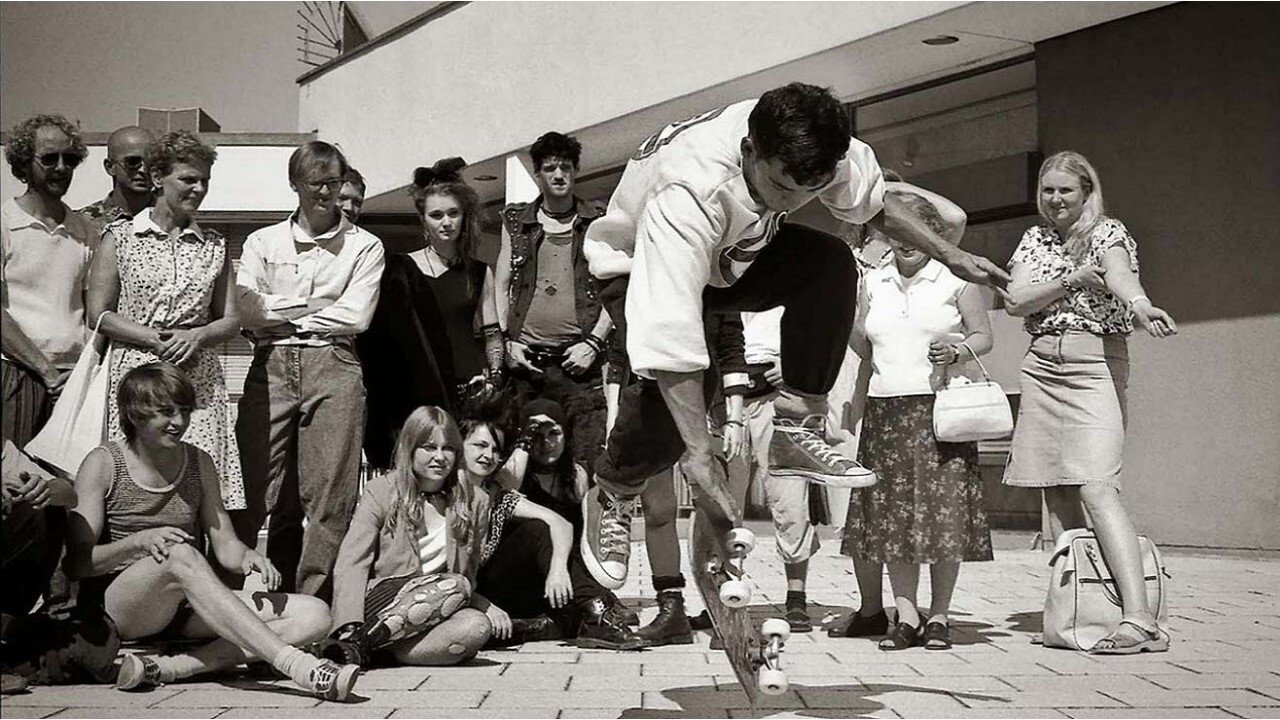 This Ain't California Background