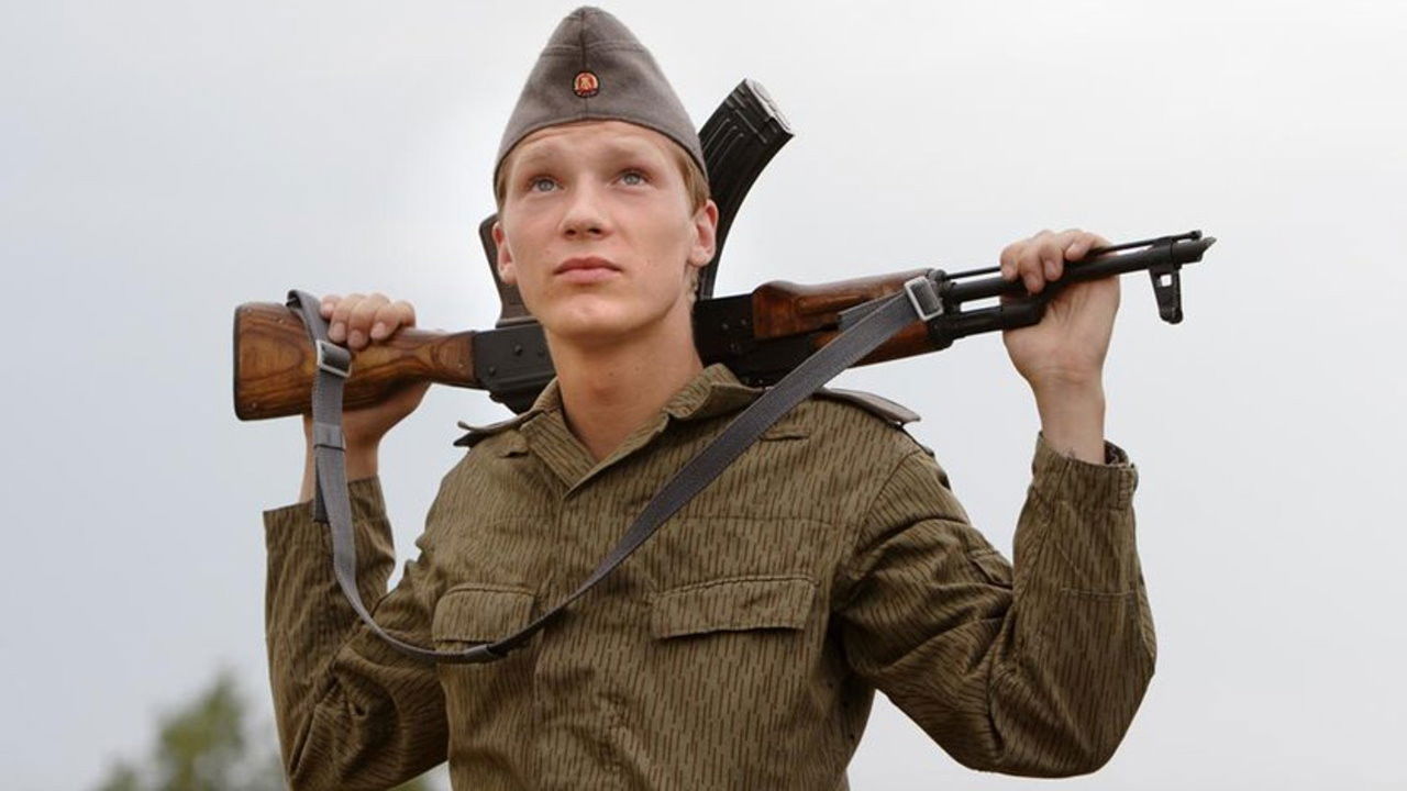 An die Grenze Background