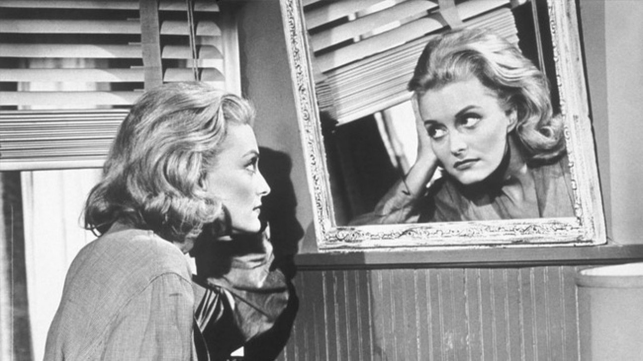 The Naked Kiss Background