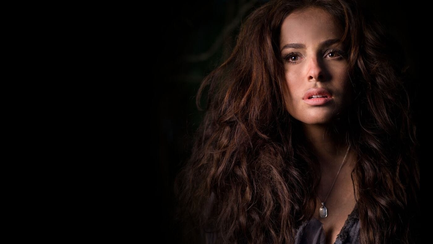 Bella Calamidades Background