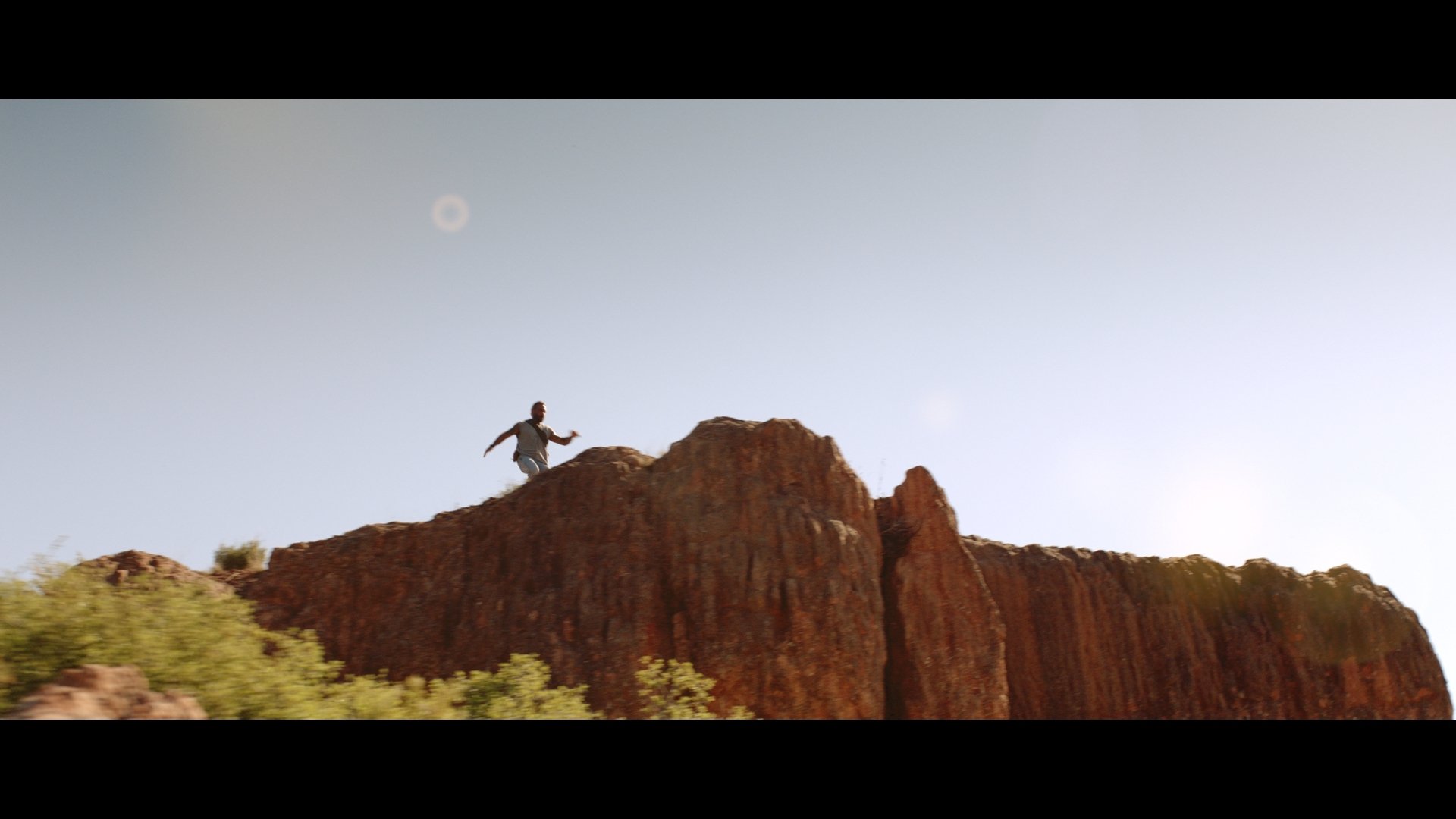 Le saut du diable 2 : Le sentier des loups Background