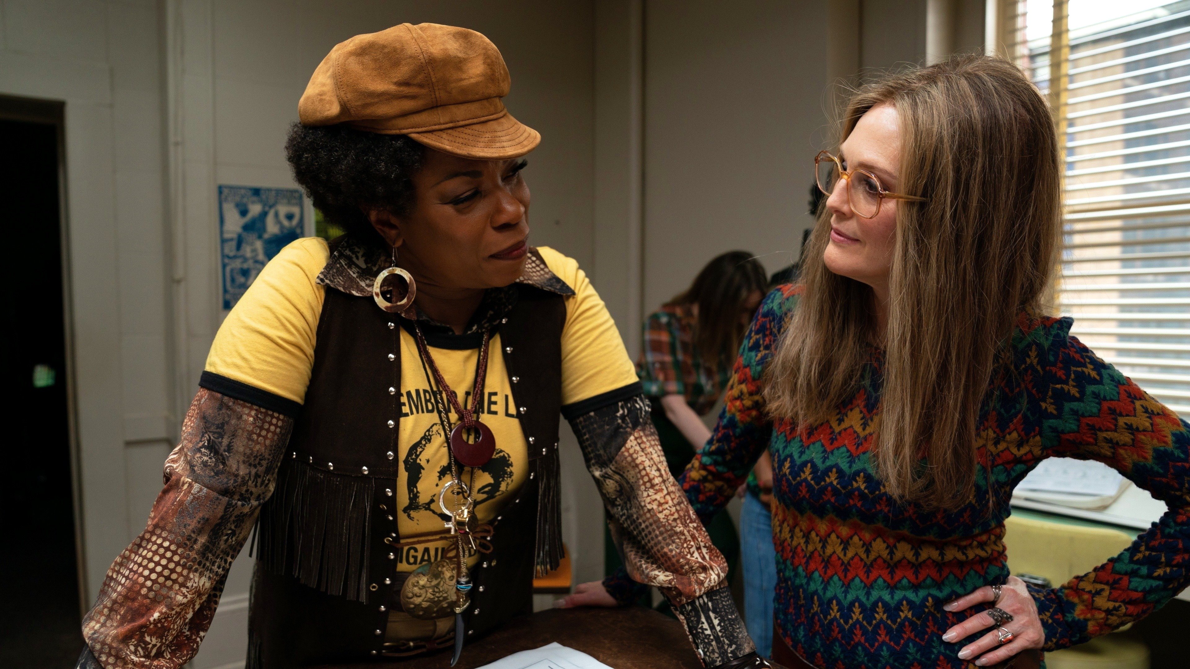 The Glorias Background