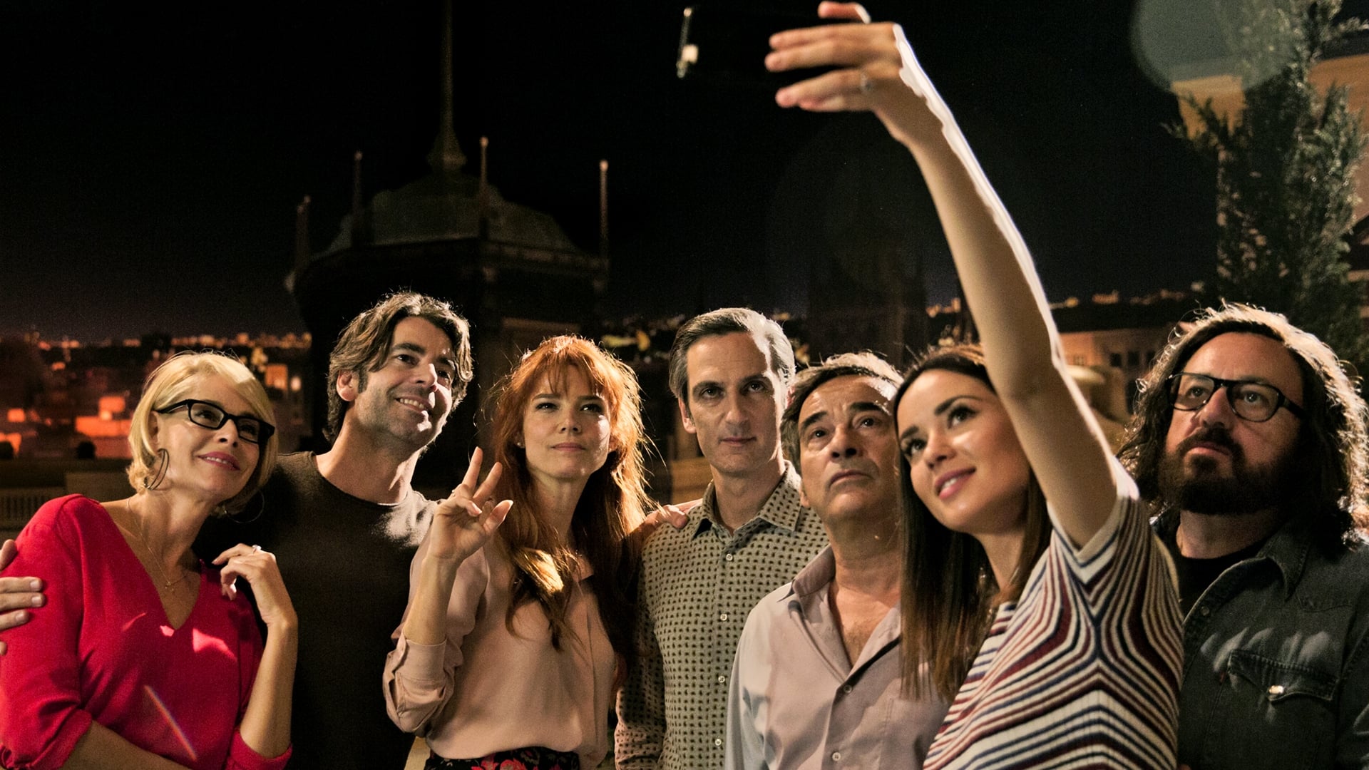 Perfectos desconocidos Background