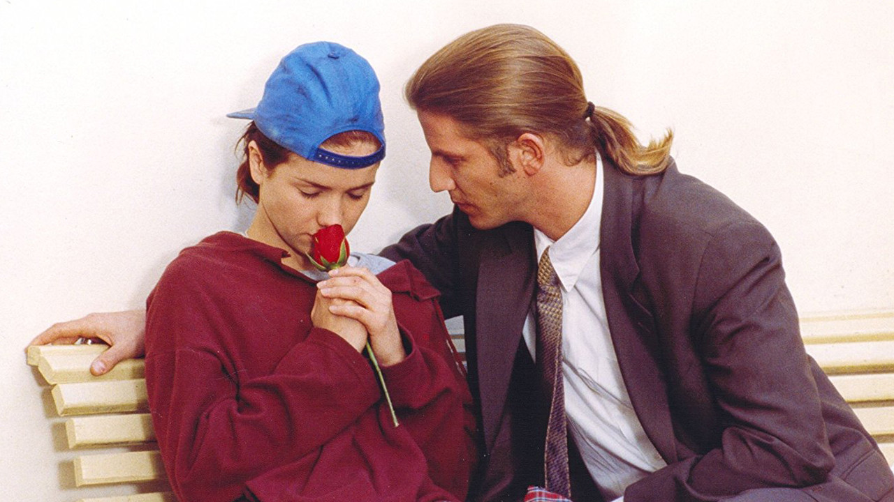 Muñeca Brava Background