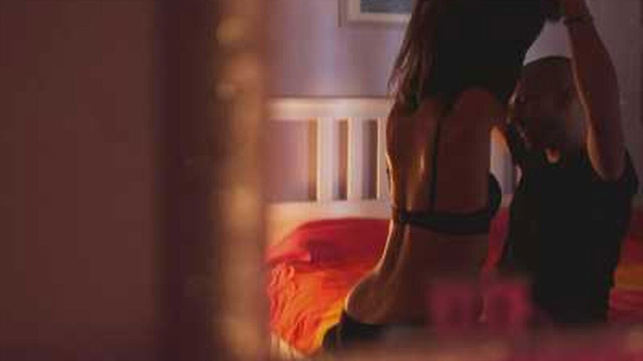 Alta Infedeltà Background