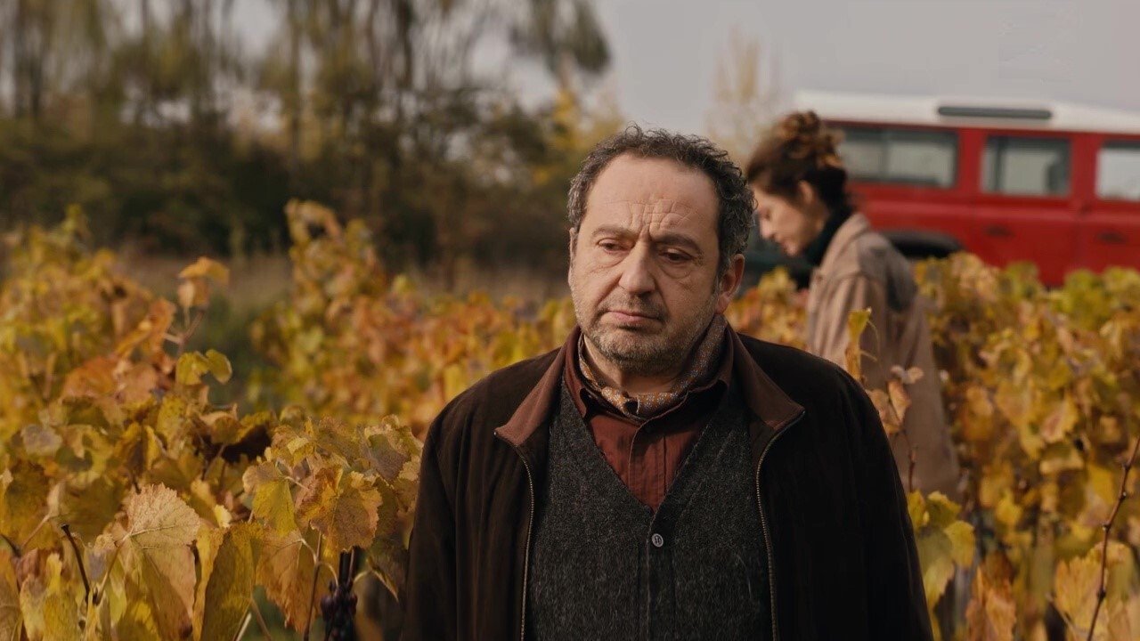 Intraitable Background