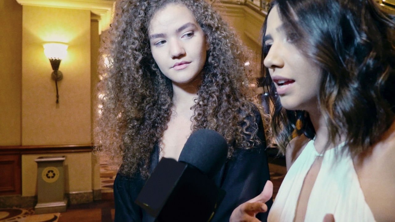 Anavitória: Araguaína - Las Vegas Background