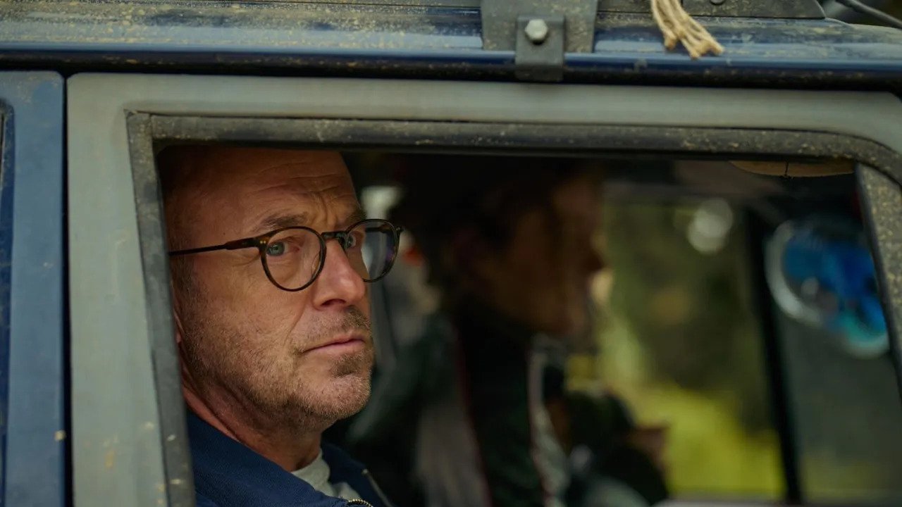 Death in Mombasa Background